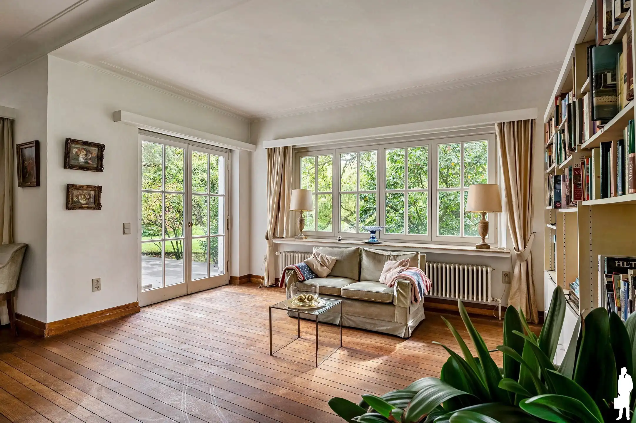 In Vriesdonk, statige villa met parktuin en prachtige gemeenschappelijke vijver waardoor men een weids uitzicht heeft. foto 11