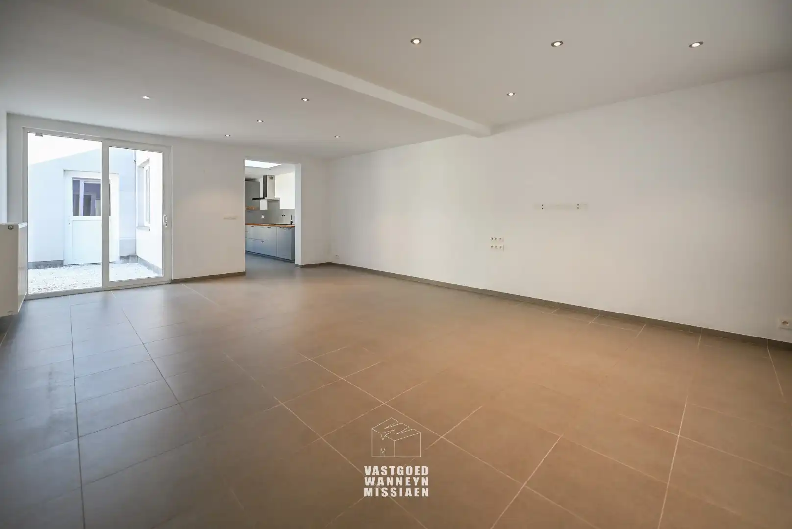 Instapklare woning met 3 slaapkamers en ruime berging/garage in centrum Wingene  foto 5