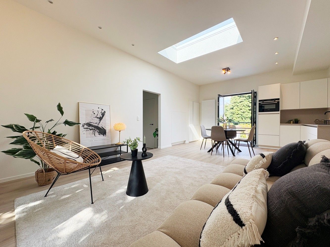 Prachtig gerenoveerde interbellum BEN-woning met diepe, zonnige tuin te Afsnee foto {{pictureIndex}}