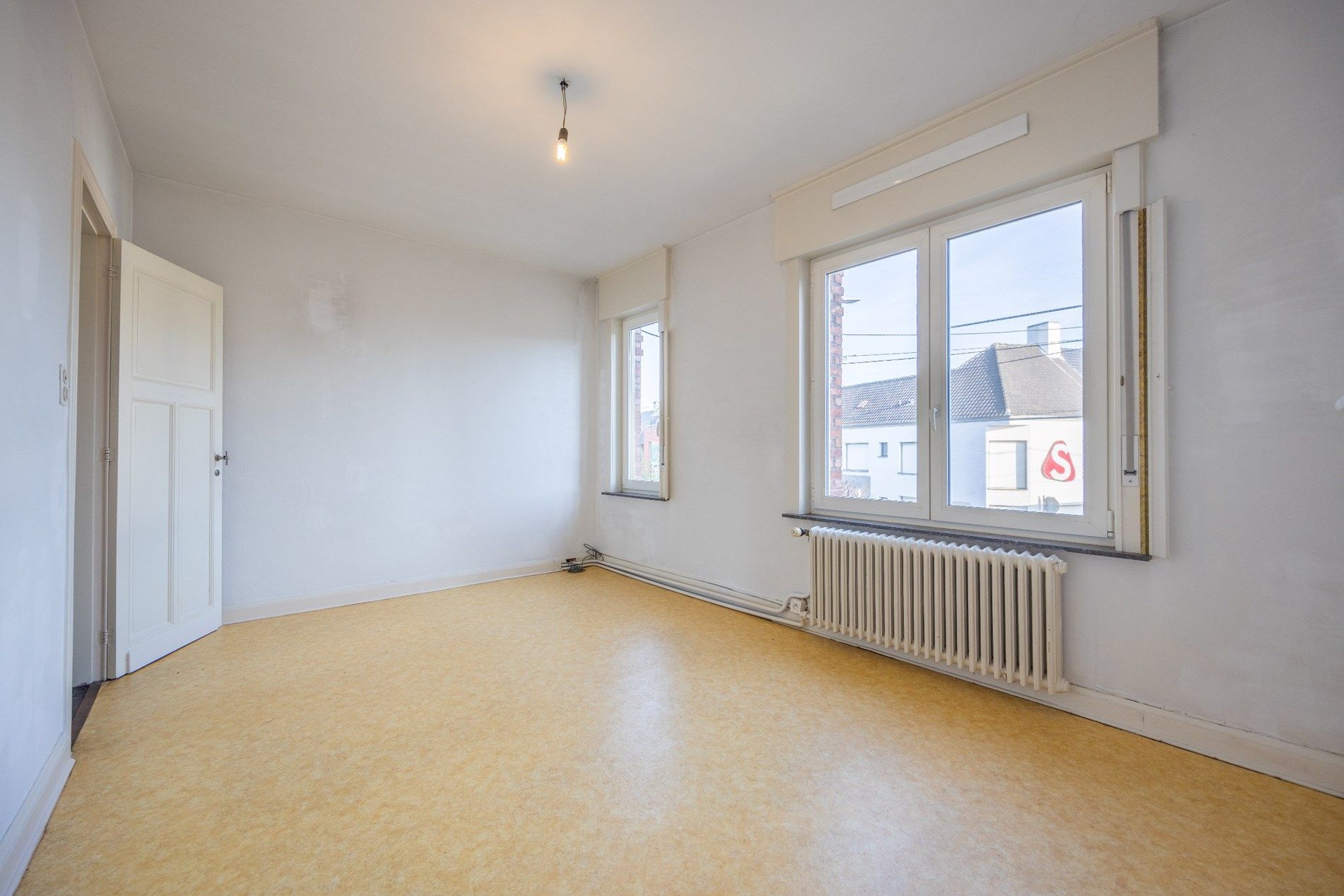 CHARMANTE BURGERWONING MET GARAGE foto 12