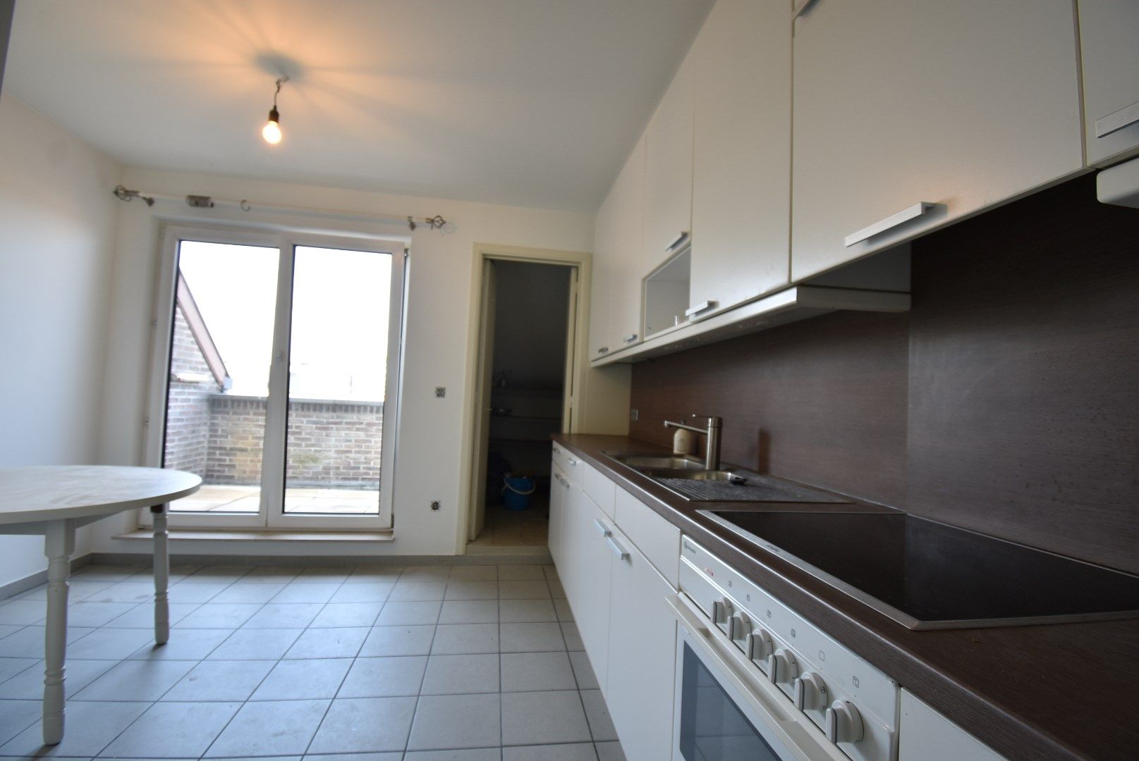 Gezellig duplex-appartementje met 1 slaapkamer nabij centrum van Bilzen foto 4
