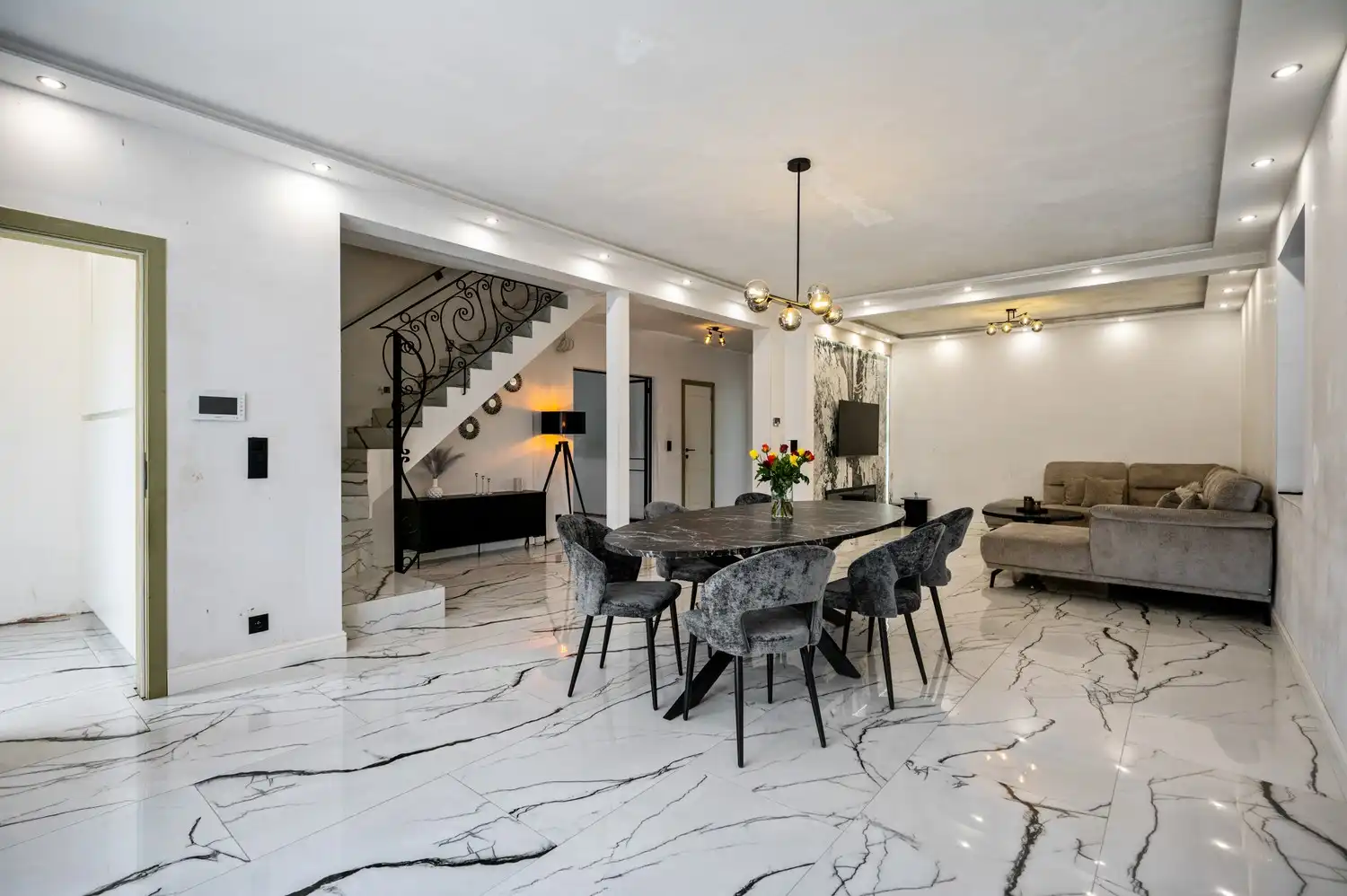 Gerenoveerde woning met 5 slpkrs, en magazijn te Keerbergen foto 2
