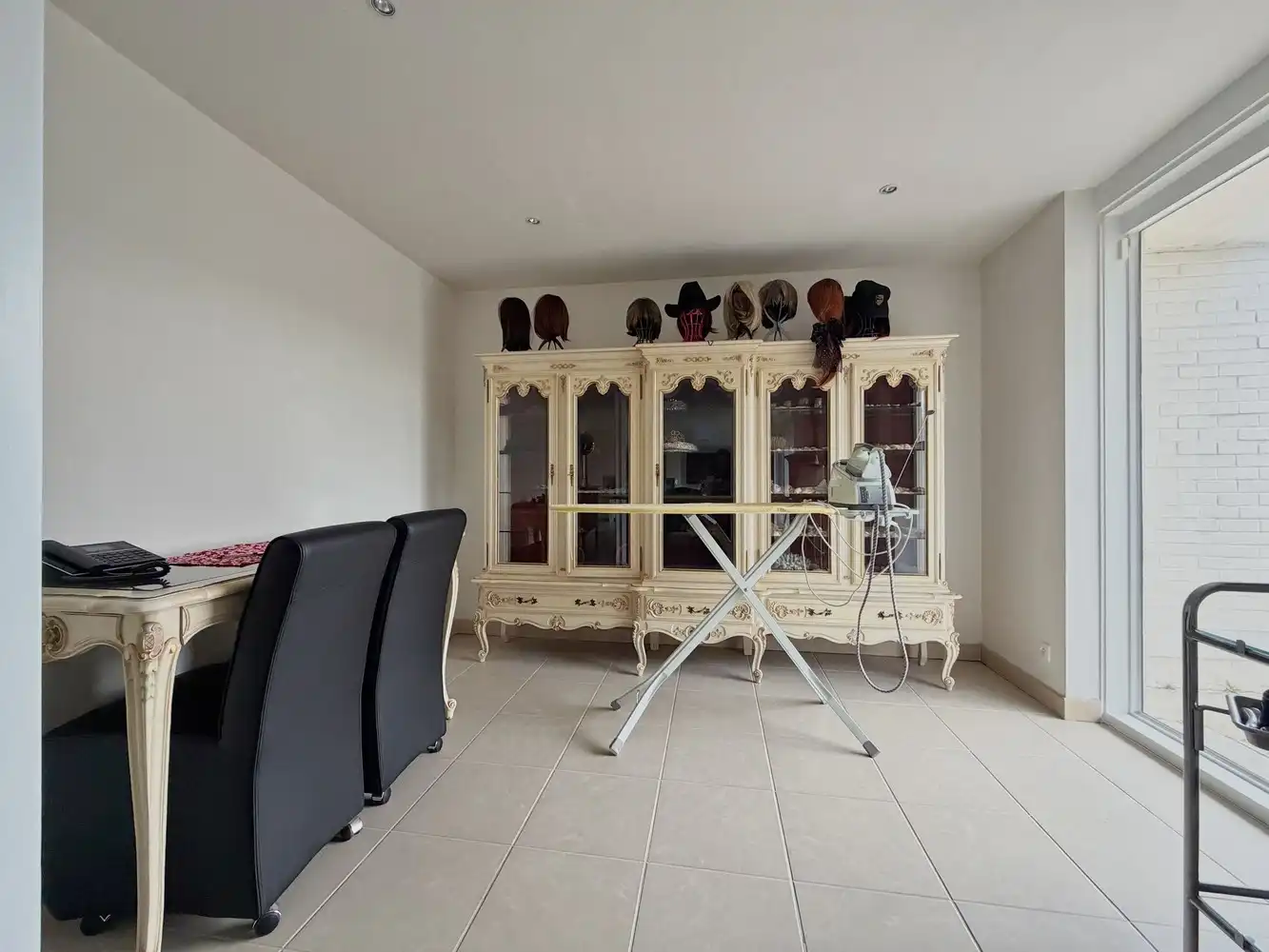 Uitzonderlijk ruime villa (450 m²) met enorm potentieel in Torhout! foto 12