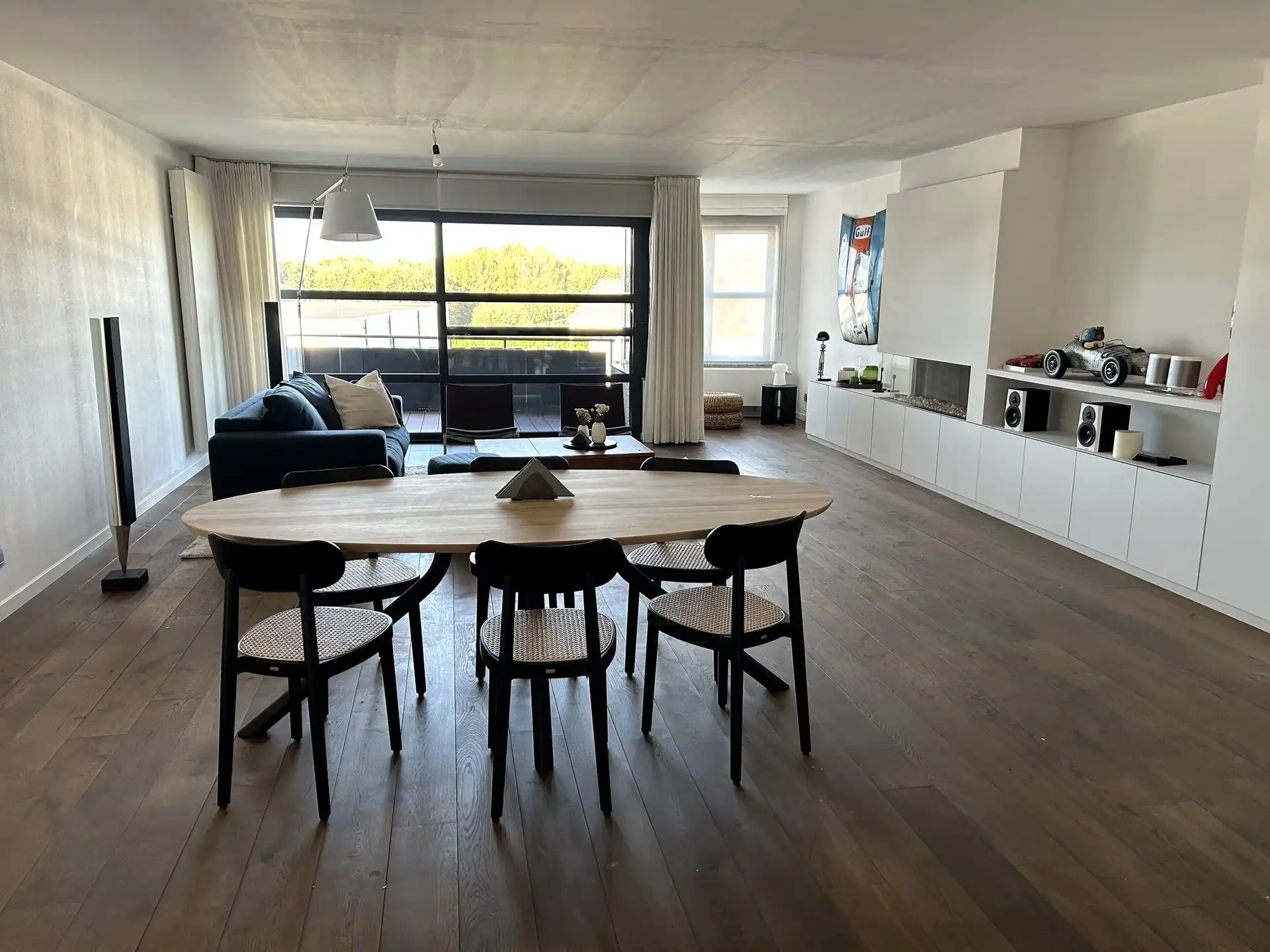 Stijlvol en lichtrijk appartement met twee terrassen en open uitzicht foto 2