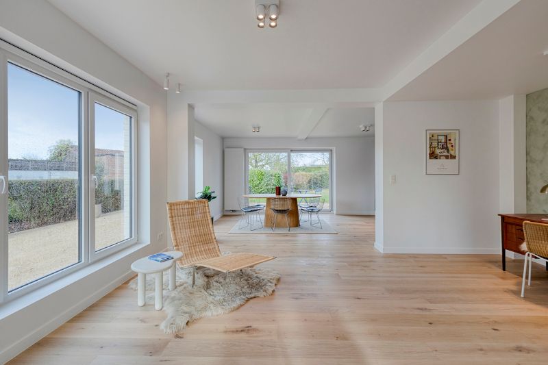 Instapklare luxewoning met 4 slaapkamers in hartje De Pinte foto 9