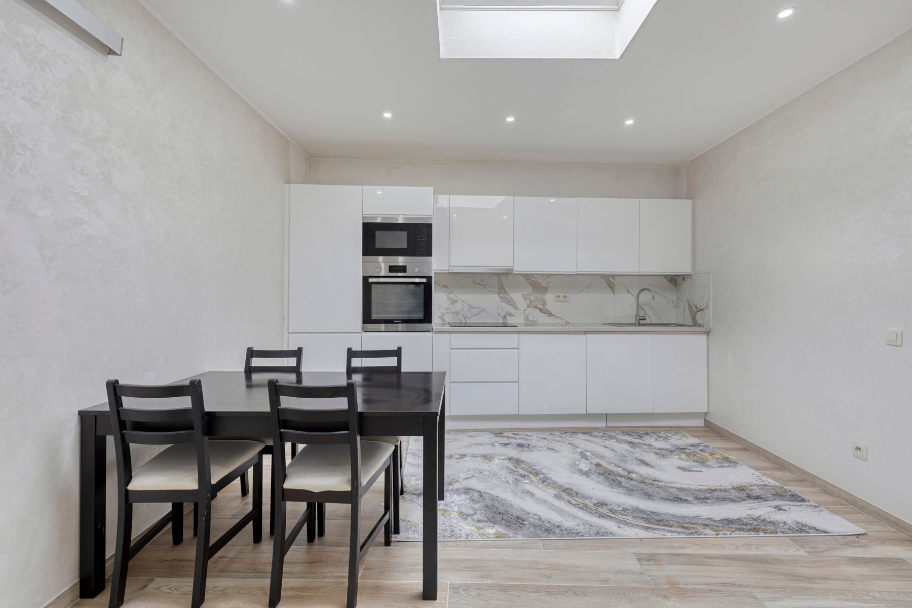 Gerenoveerd 1-slaapkamerappartement in centrum Vilvoorde foto 4