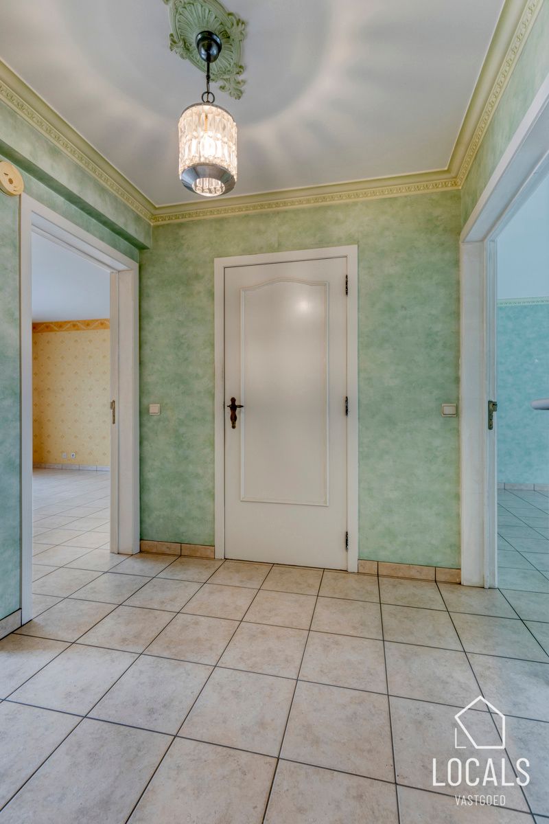 Appartement met staanplaats en 2 slaapkamers in het centrum foto 12