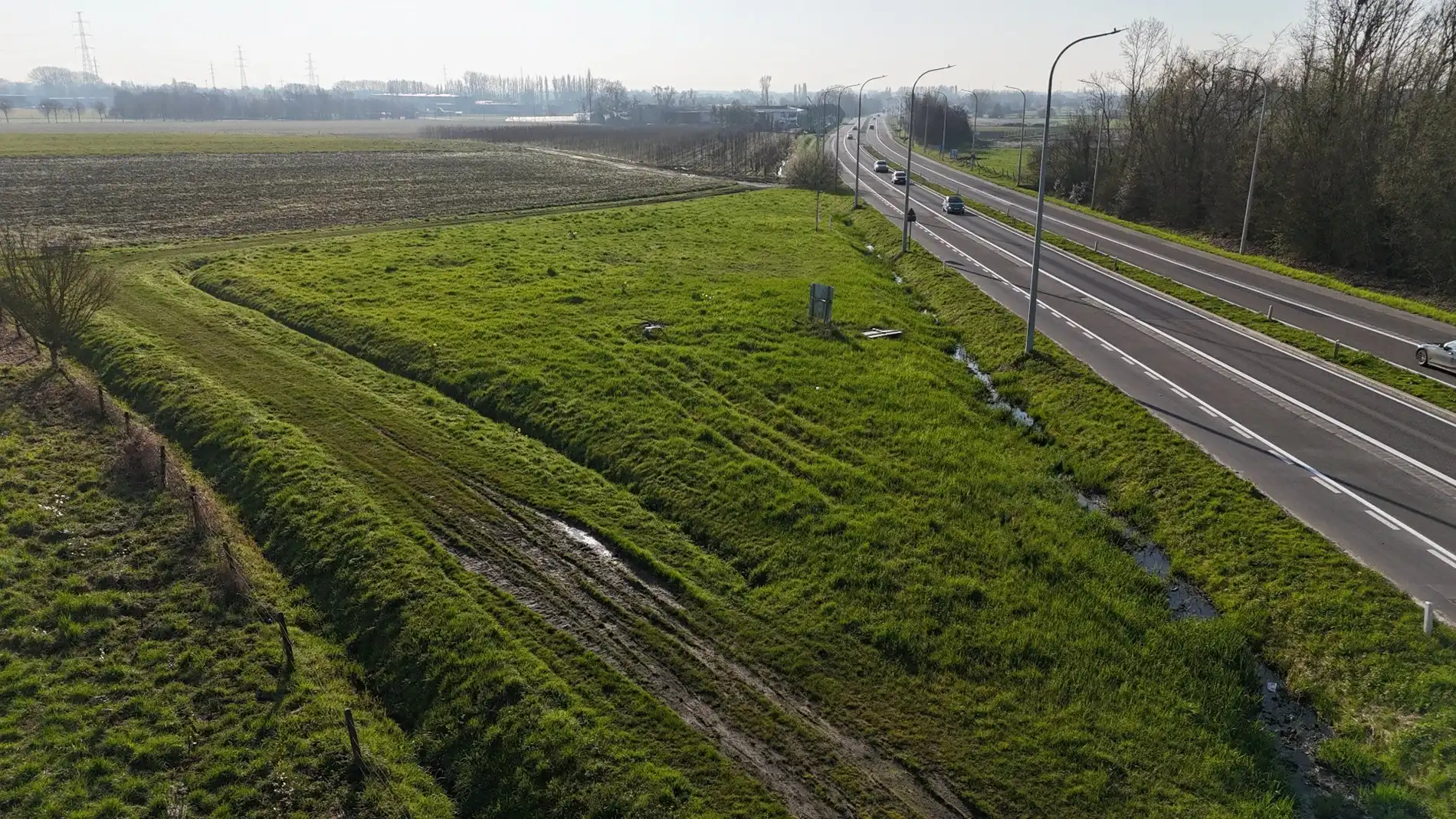 Groot stuk landbouwgrond van 2856 m² foto {{pictureIndex}}