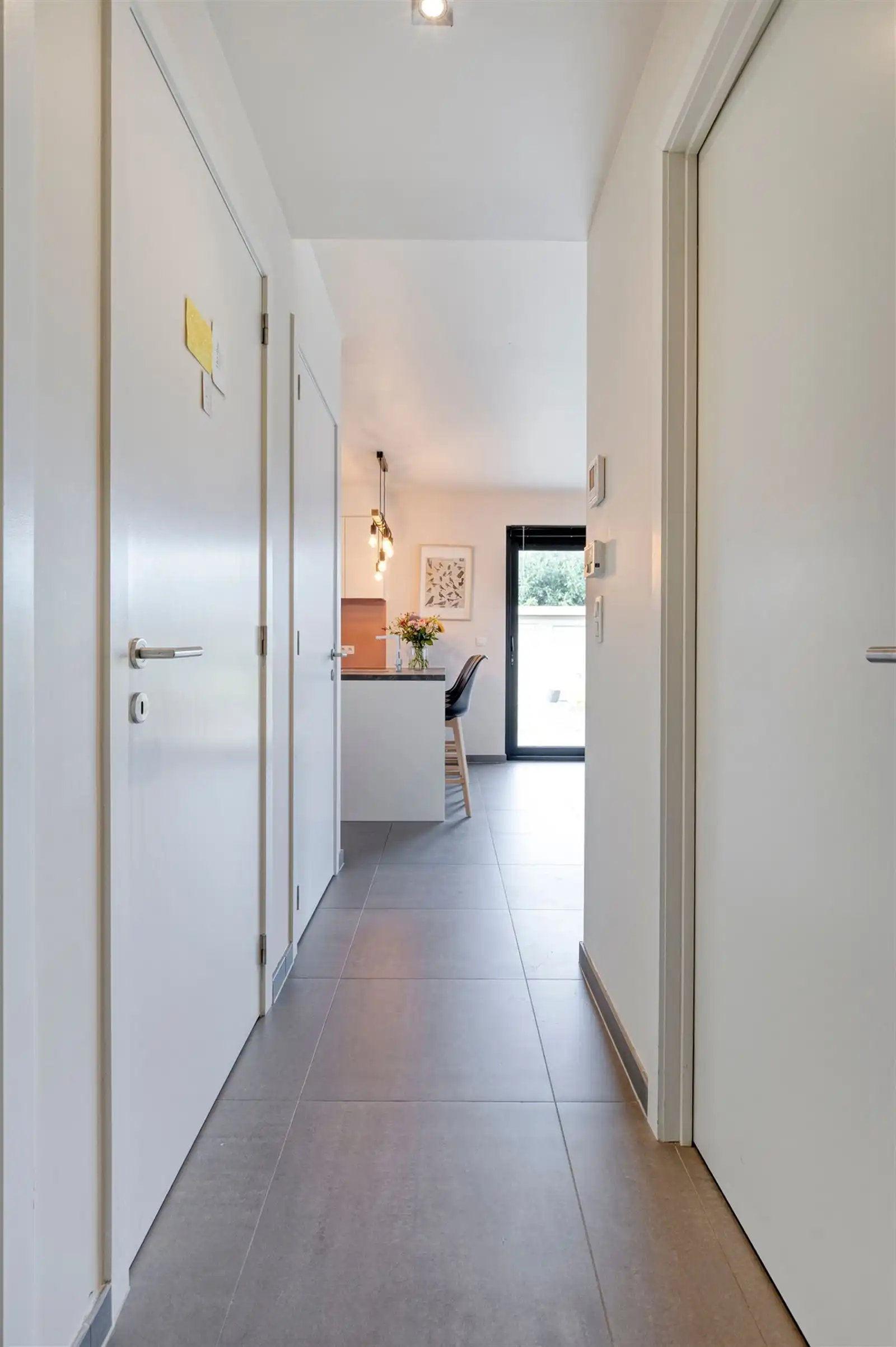 Rustig gelegen en instapklaar appartement met 1 slaapkamer, ruime tuin en private autostaanplaats. foto 14