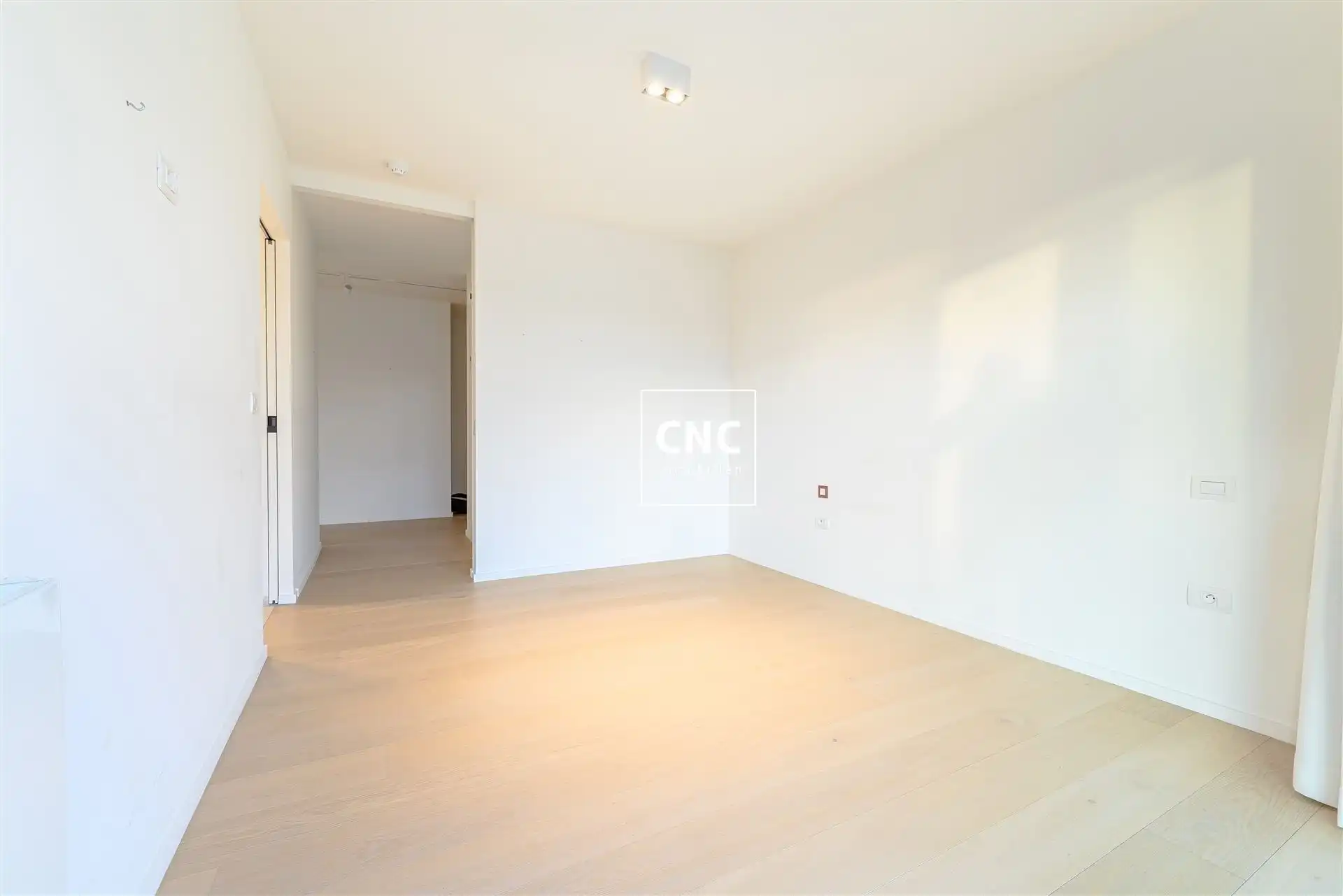 Prachtig instapklaar serviceflat met gigantische zuid-terras foto 9