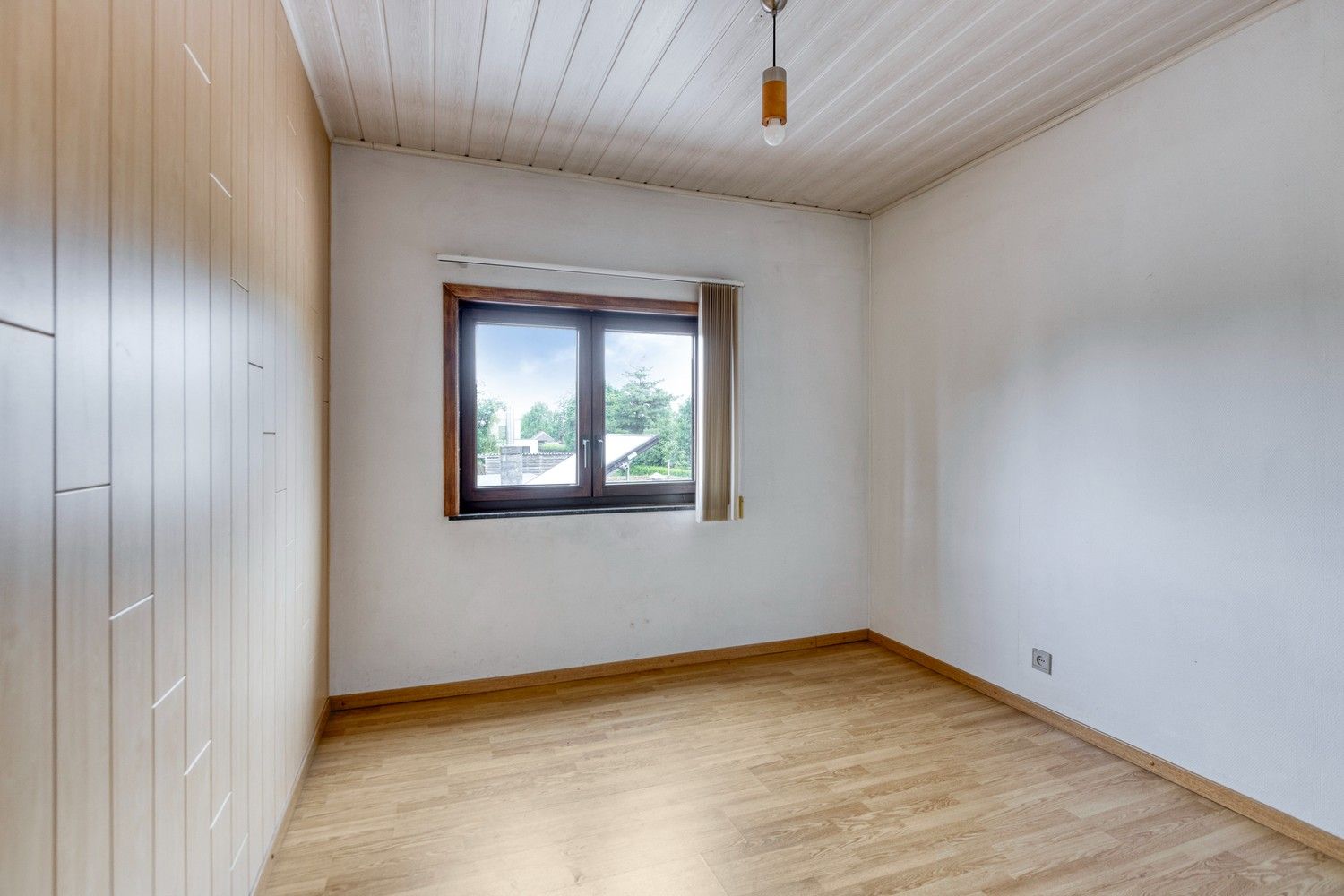 Halfopen gezinswoning met drie slaapkamers (mogelijkheid tot 4), grote tuin en zonnepanelen! foto 26