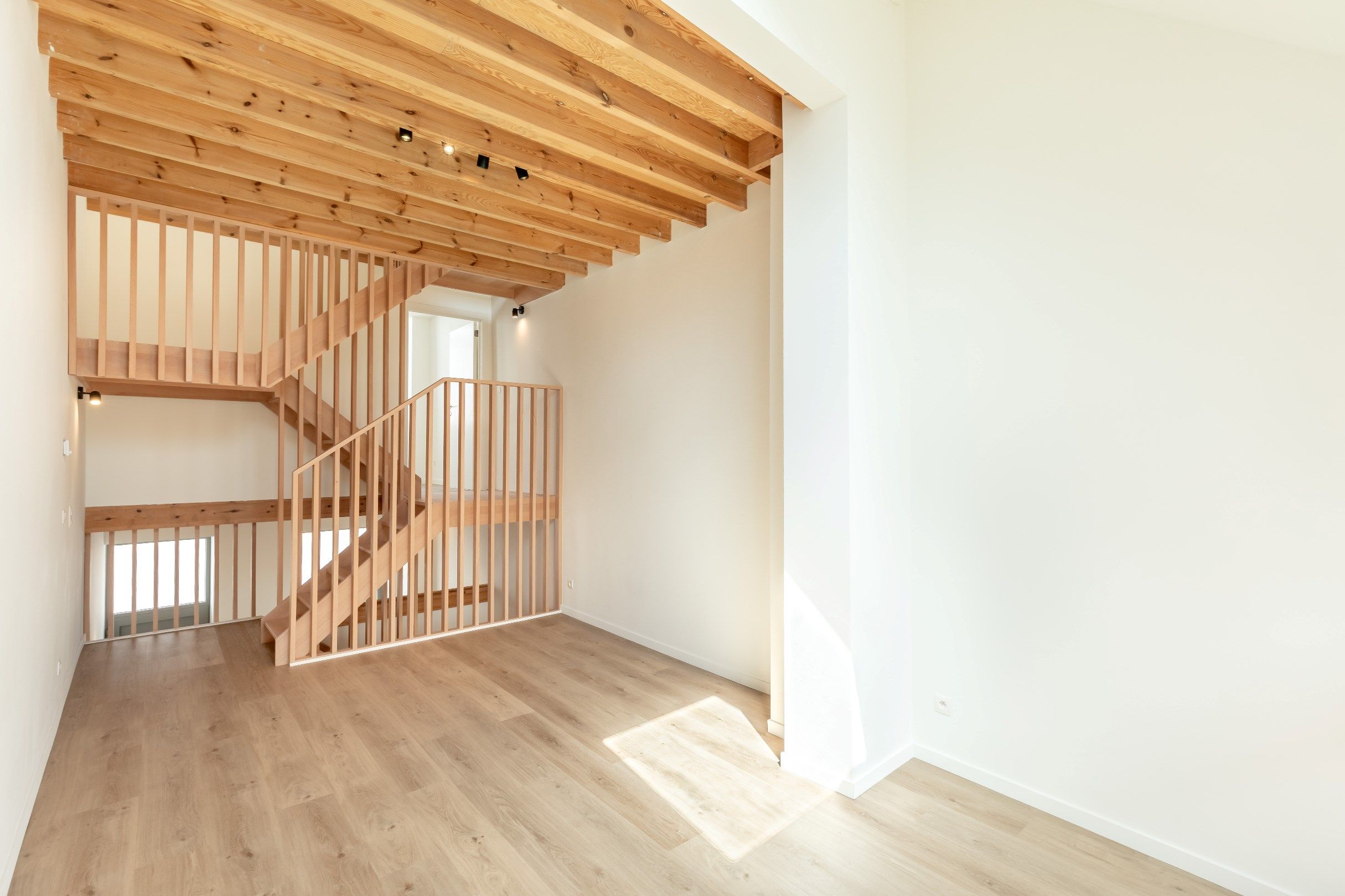 Volledig gerenoveerde woning met 2-slaapkamers. foto 5