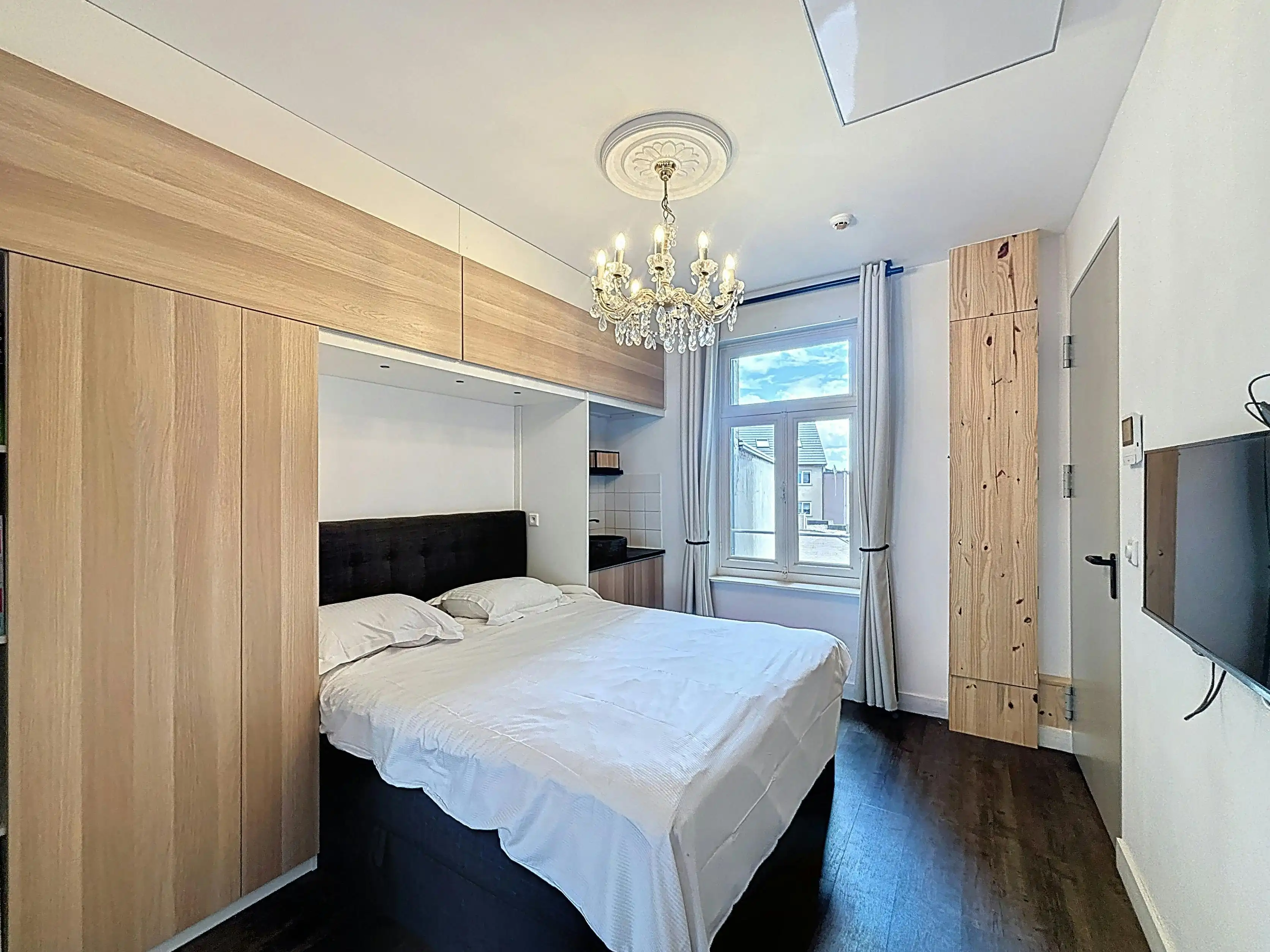 Gerenoveerd appartement op een steenworp van het strand foto 9