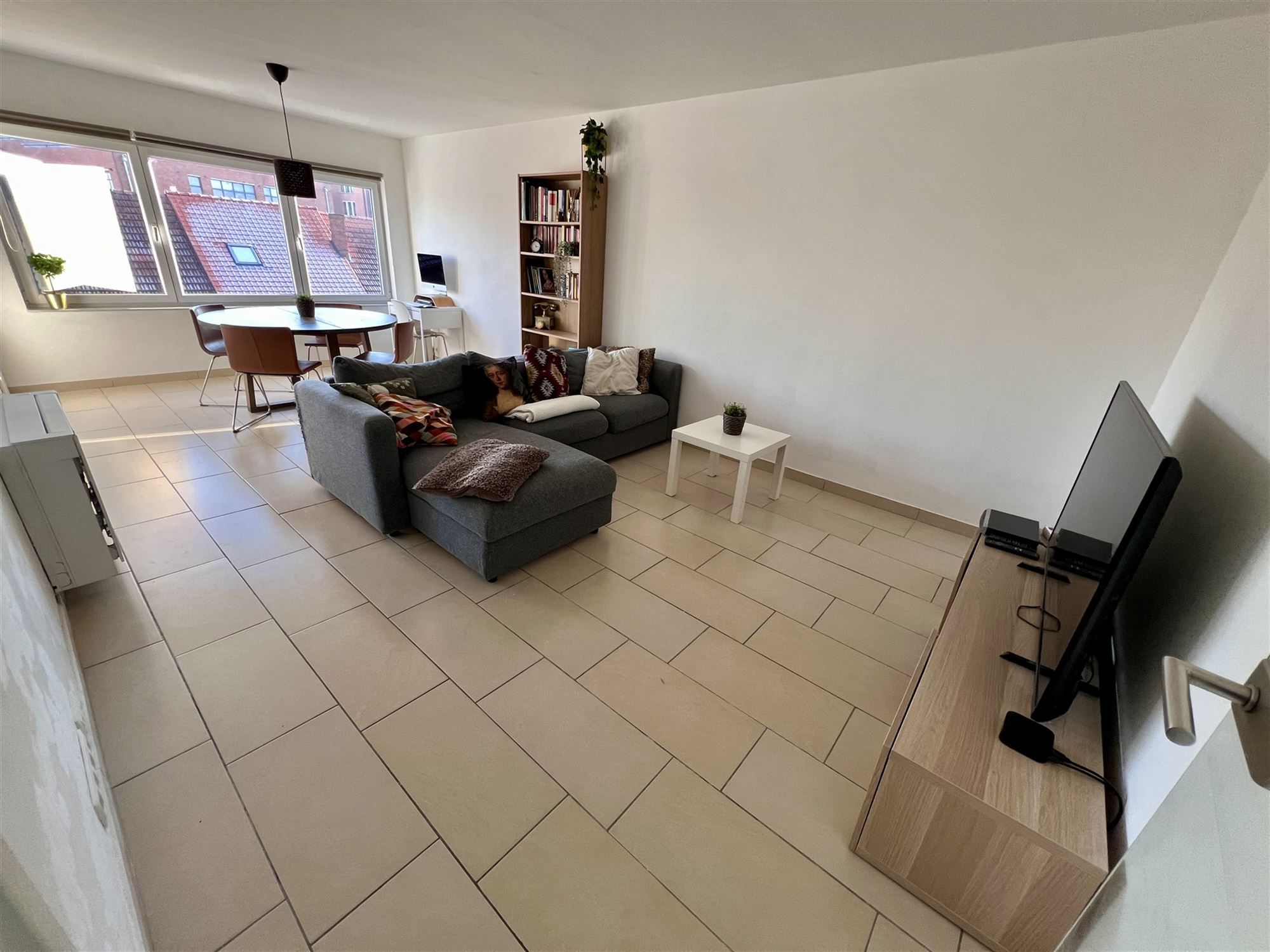 Appartement met 2 slpks, terras en garage foto 3