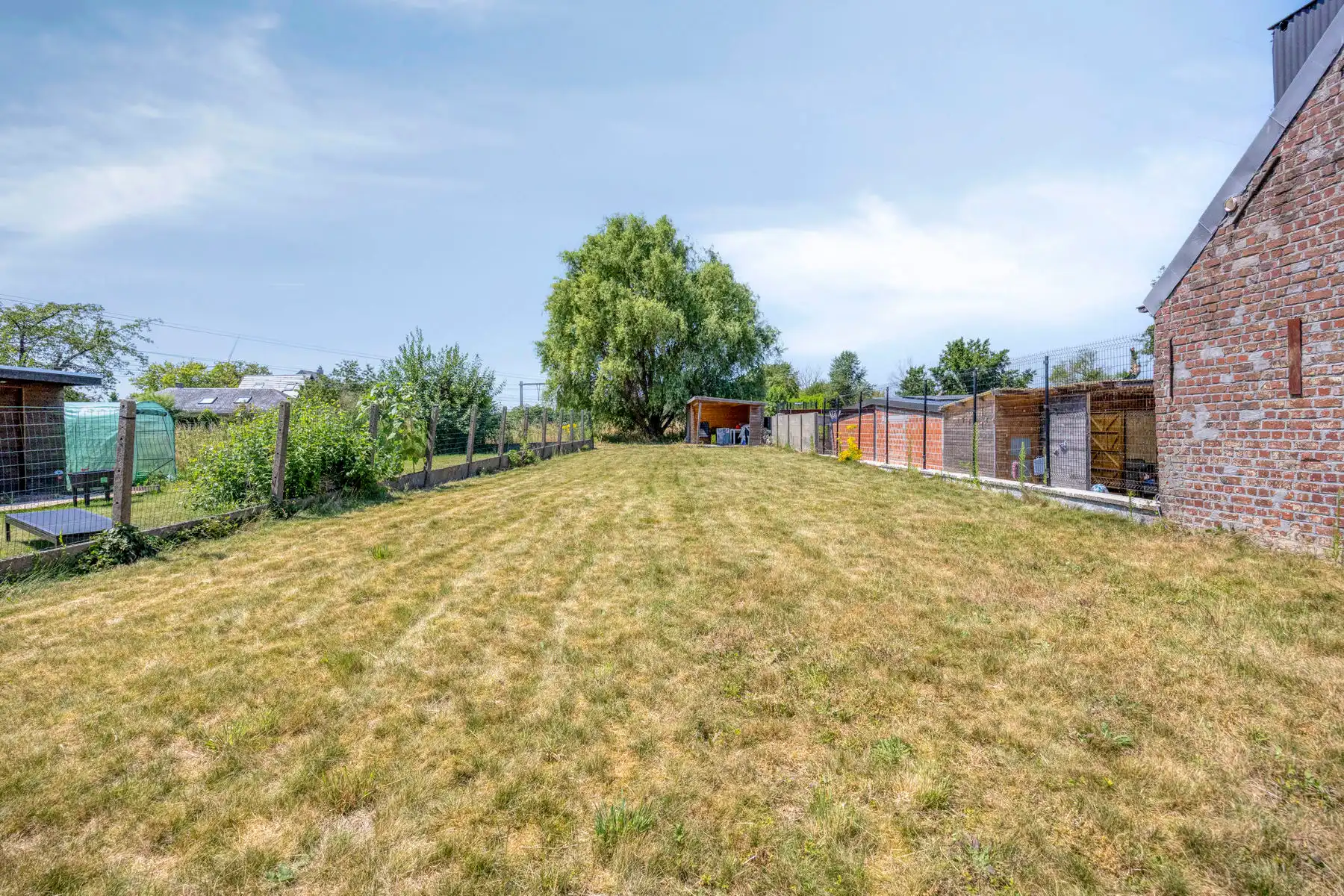 Instapklare HOB met 3 slaapkamers en aangelegde tuin foto 18