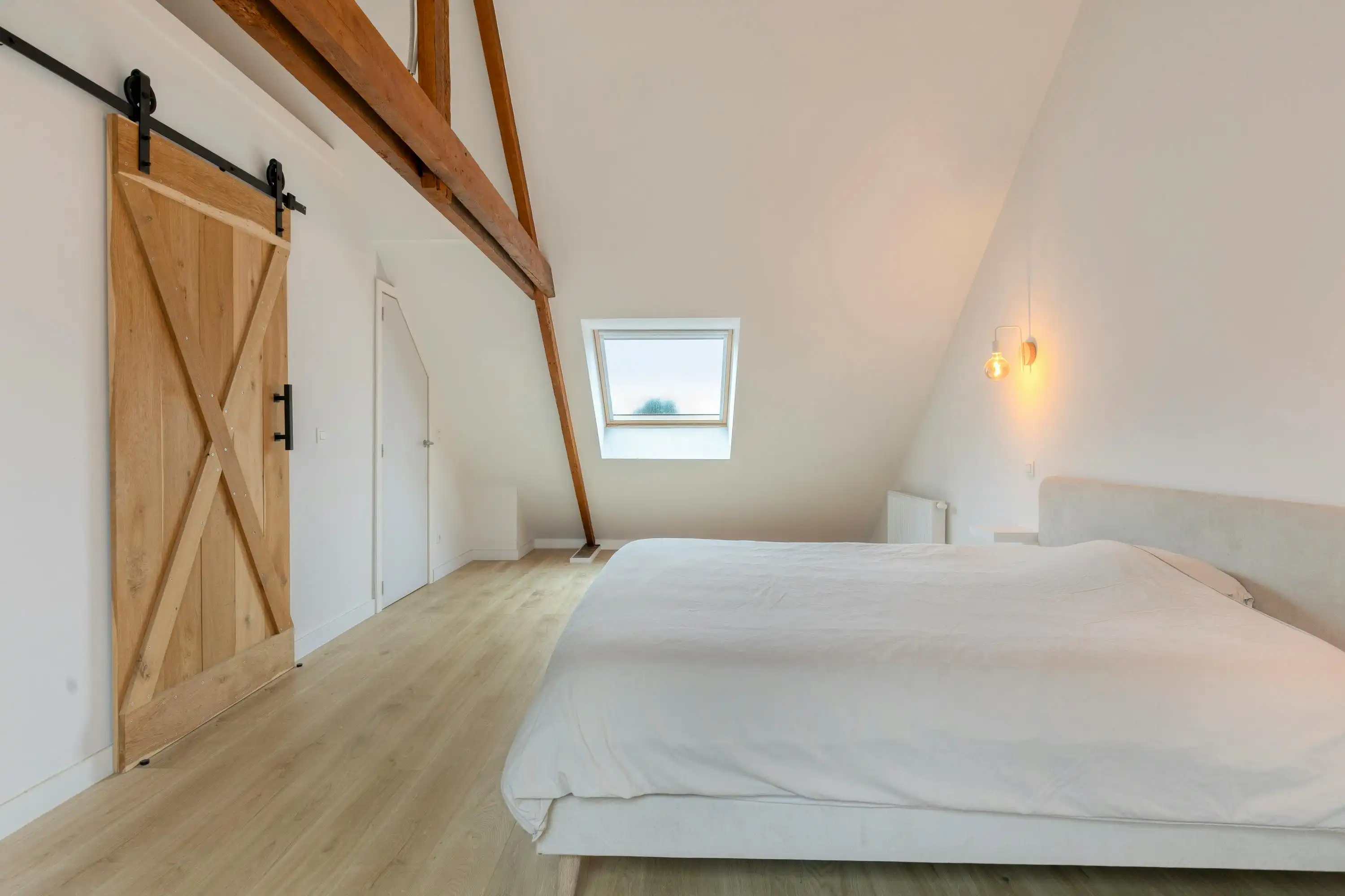 Recent gerenoveerde en energiezuinige woning centrum Beveren foto 19