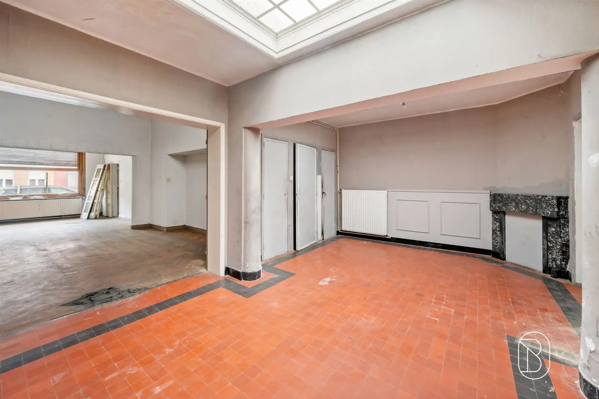 Te renoveren woning met veel potentieel!  foto 7