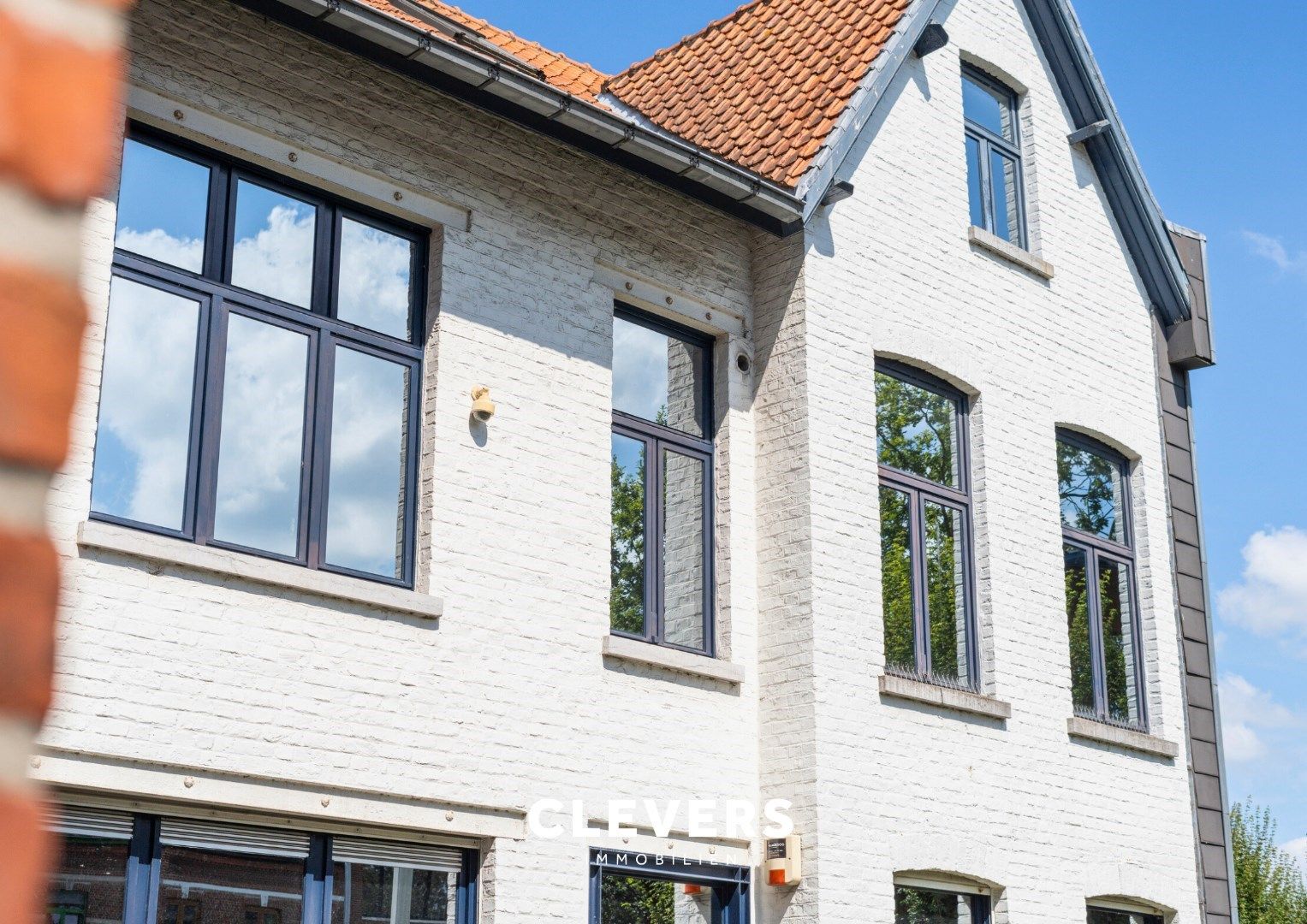 Unieke woning met praktijk op een toplocatie foto 3