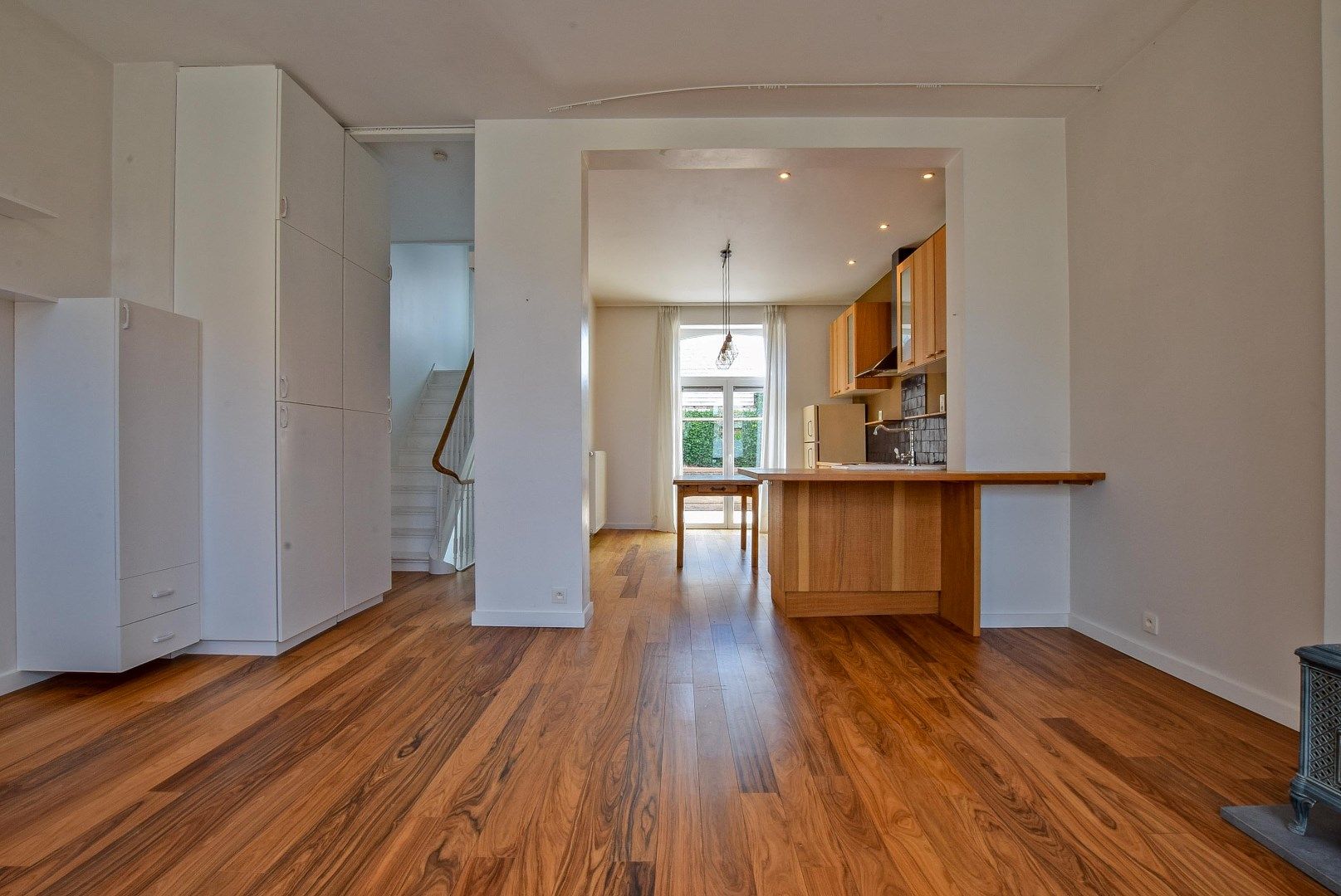 Charmante stadswoning met praktijkruimte in hartje Nieuwpoort-Stad op 91 m². foto 4