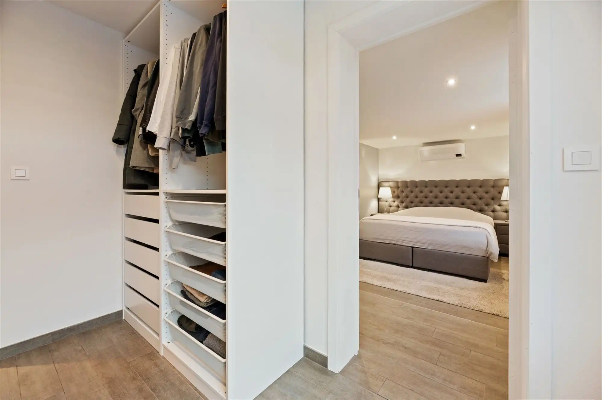 INSTAPKLARE GELIJKVLOERSE WONING MET RUIME GARAGE OP 2191M2 foto 12