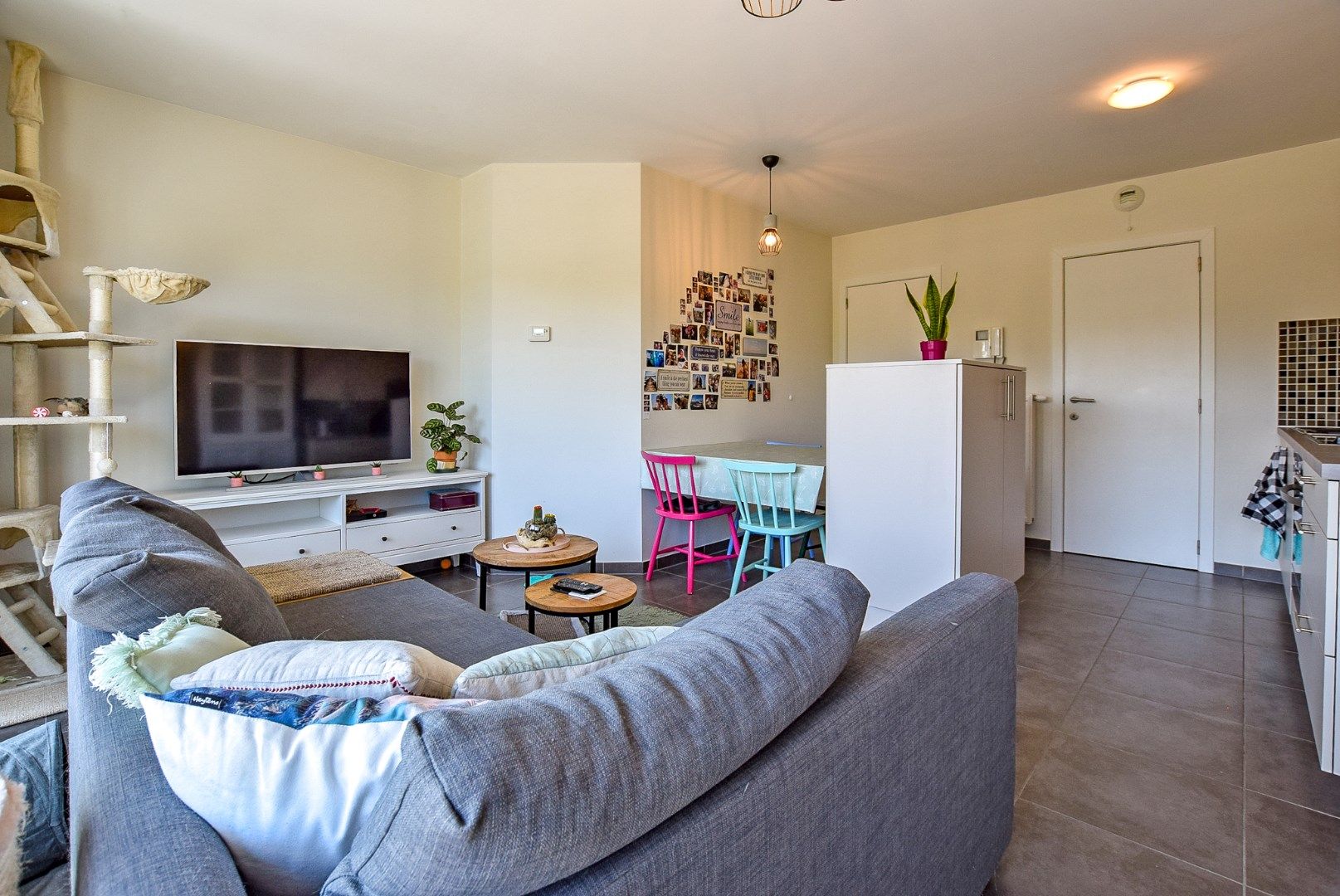 Uiterst goed onderhouden 1-slaapkamerappartement met 2 terrassen te Nieuwpoort-Stad. foto 3