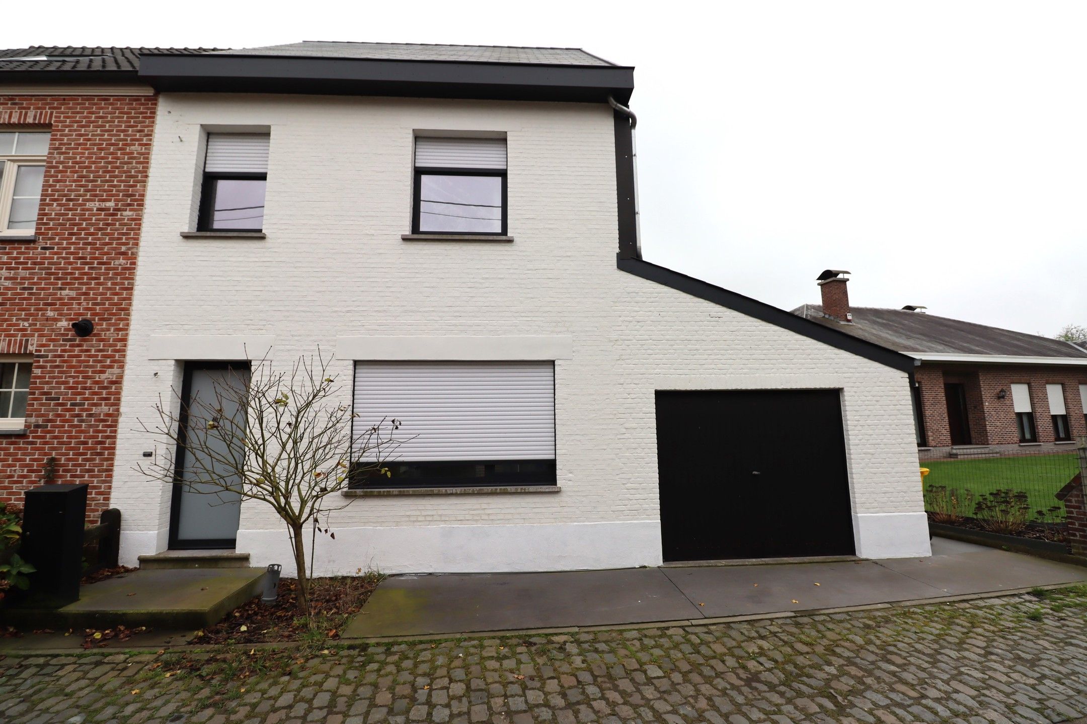Gerenoveerde woning met tuin, garage en zwemvijver in Hingene foto {{pictureIndex}}