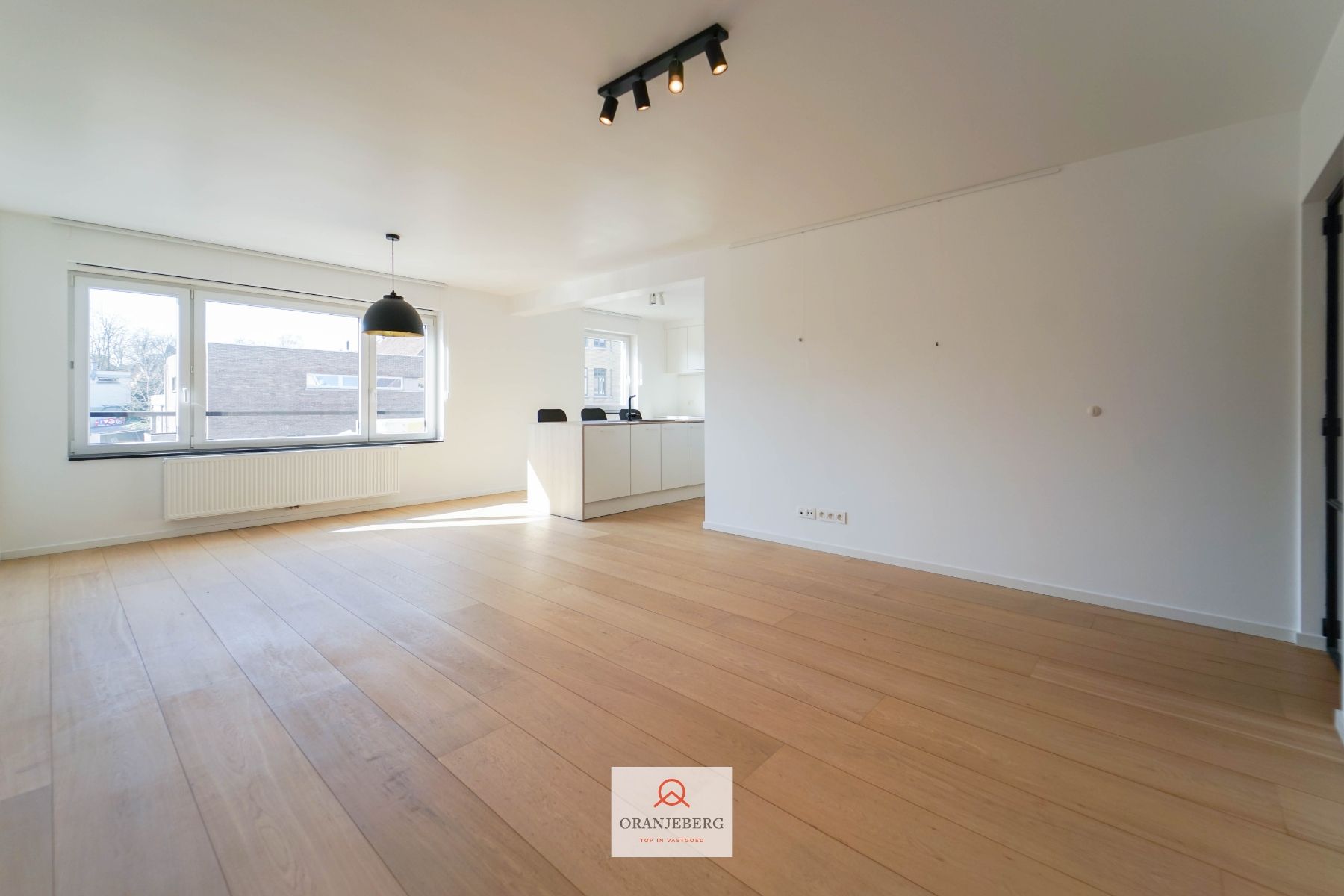 Zonnig 2 slaapkamerappartement met terrasje foto 8