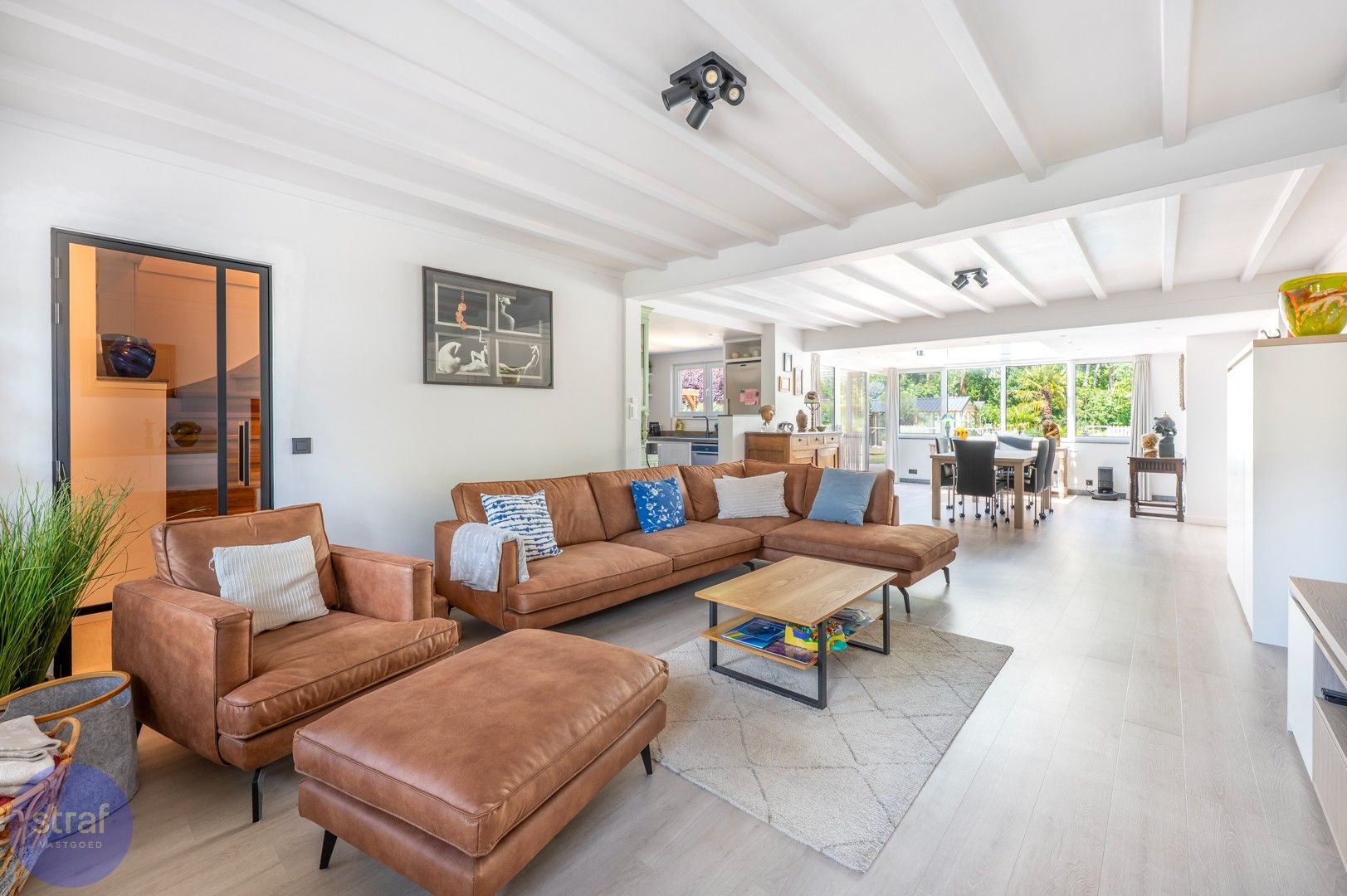 Luxe woning met privézwembad, zonnepanelen en thuisbatterij op de grens met Sint Antonius foto 5