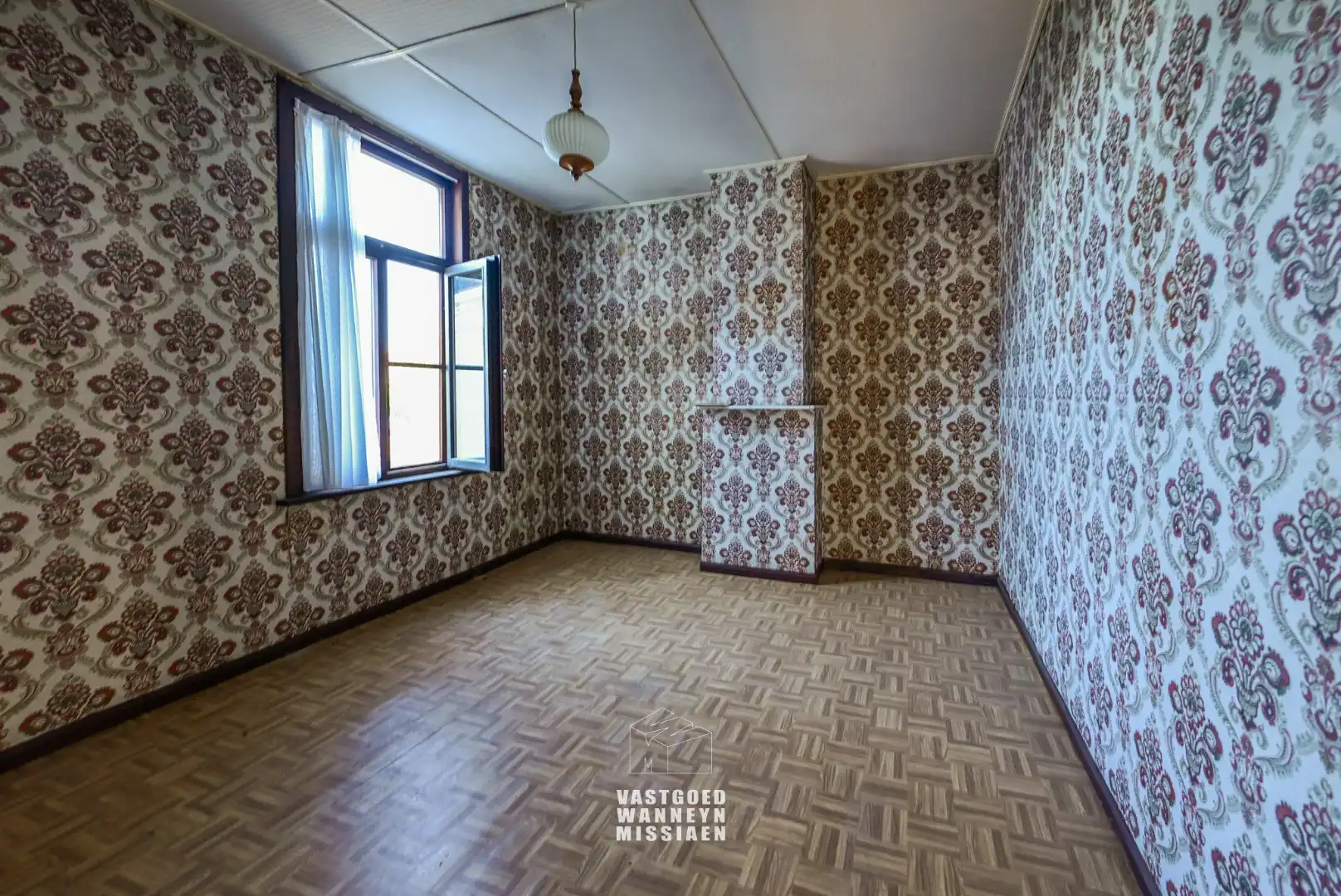 Casco woning met kantoorfunctie, ruime garage en een knusse binnenkoer foto 13