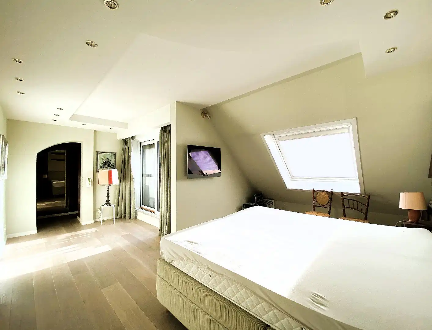 Ruime duplex penthouse met fantastisch zicht op de Golf van Brasschaat! foto 16