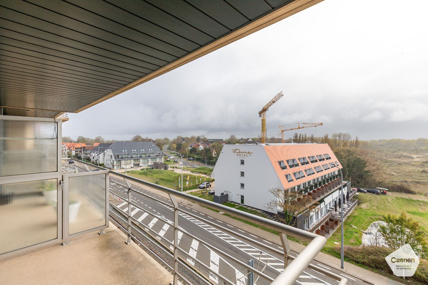 Goed onderhouden studio met ruim terras en mooi zicht op de Simliduinen foto 8