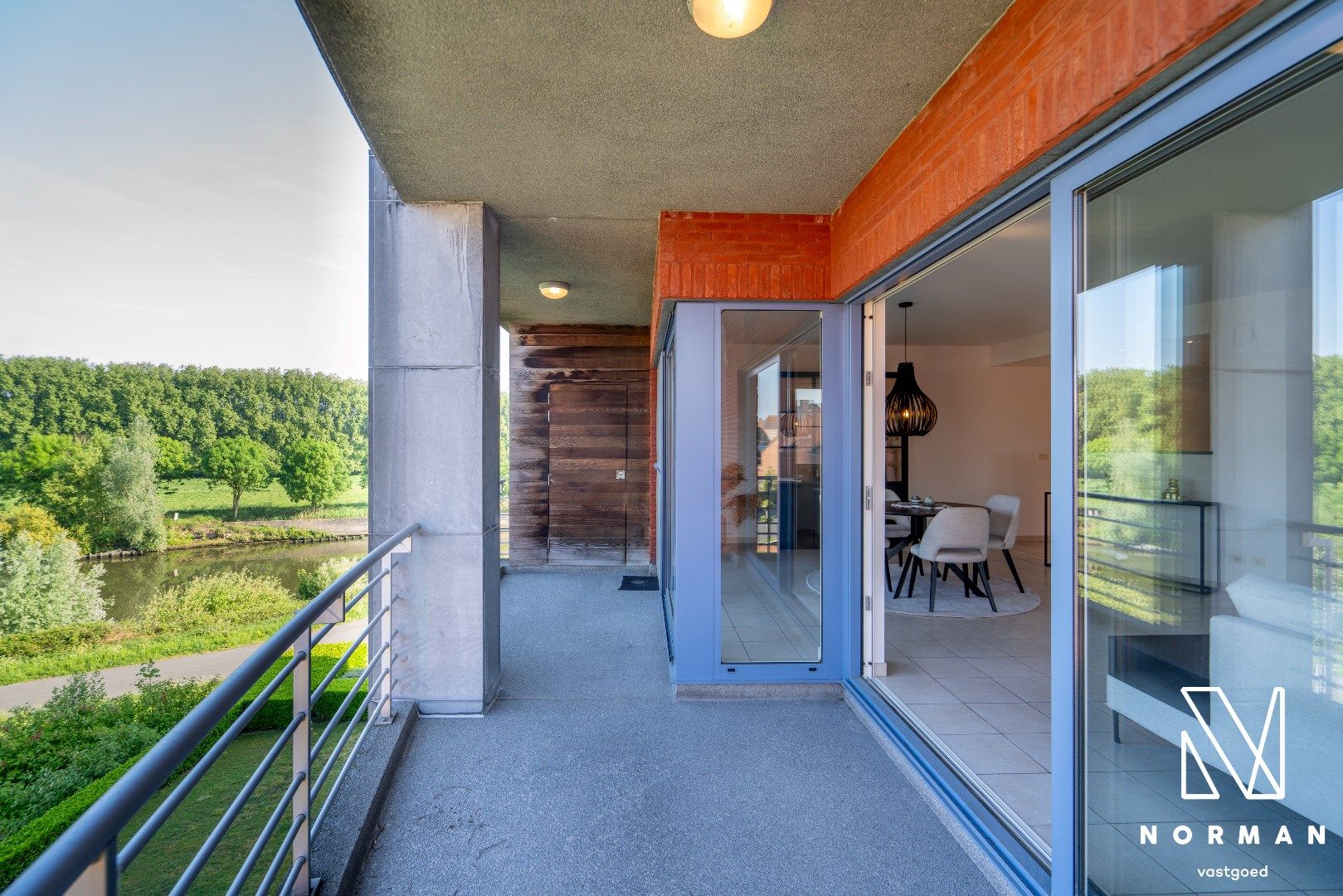 Ruim appartement met 2 slaapkamers, ondergrondse garage en prachtig zicht op de Leie foto 10