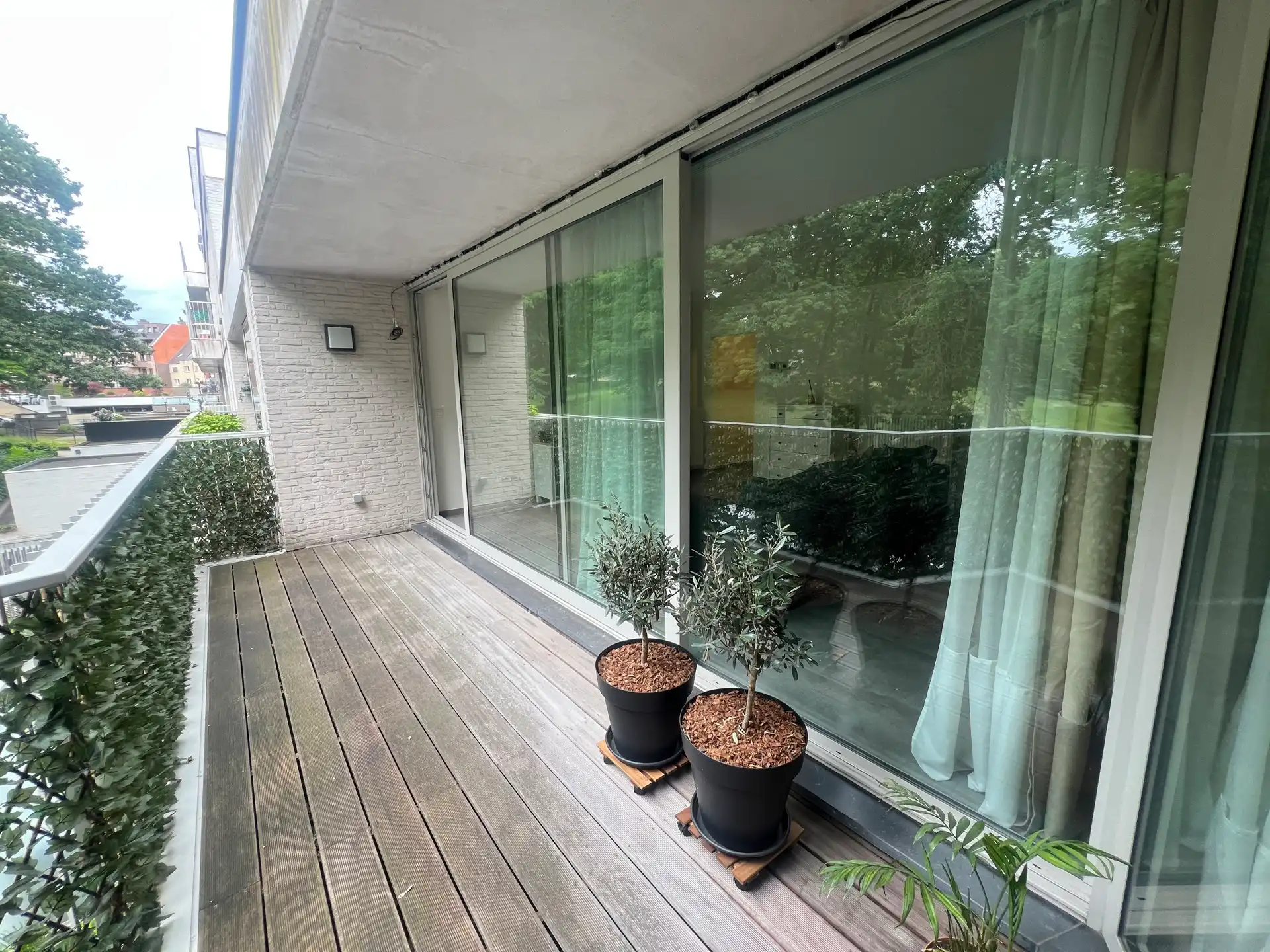 Ruim appartement met uniek groen uitzicht in hartje Genk foto 10