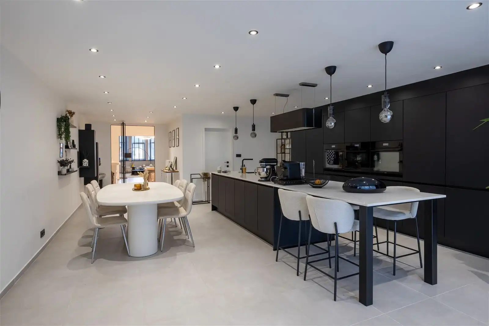 Gerenoveerde woning met 4 slaapkamers en tuin in Gentbrugge foto 8