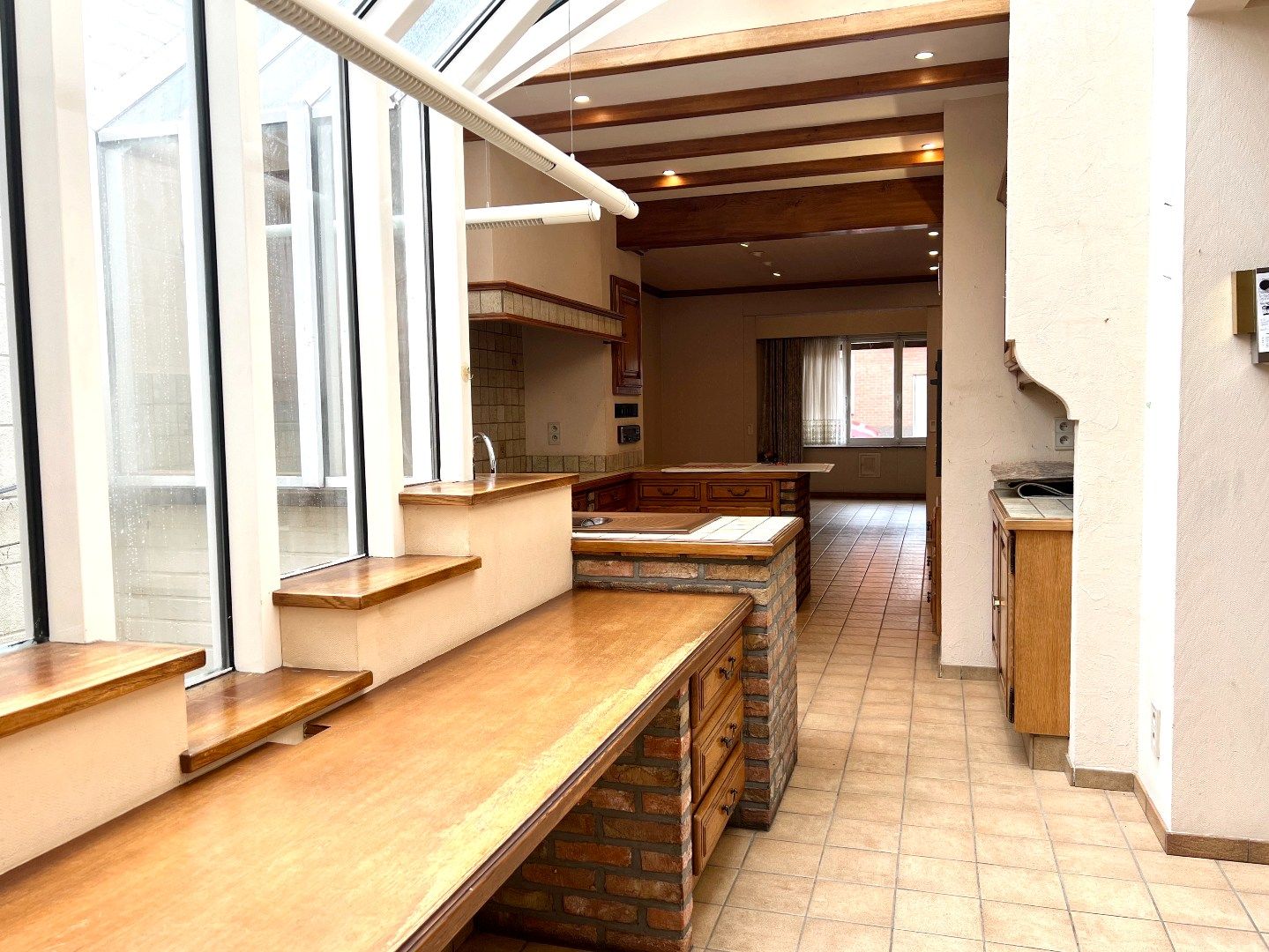 Ruime hoekwoning met handelsruimte en tal van mogelijkheden! foto 13