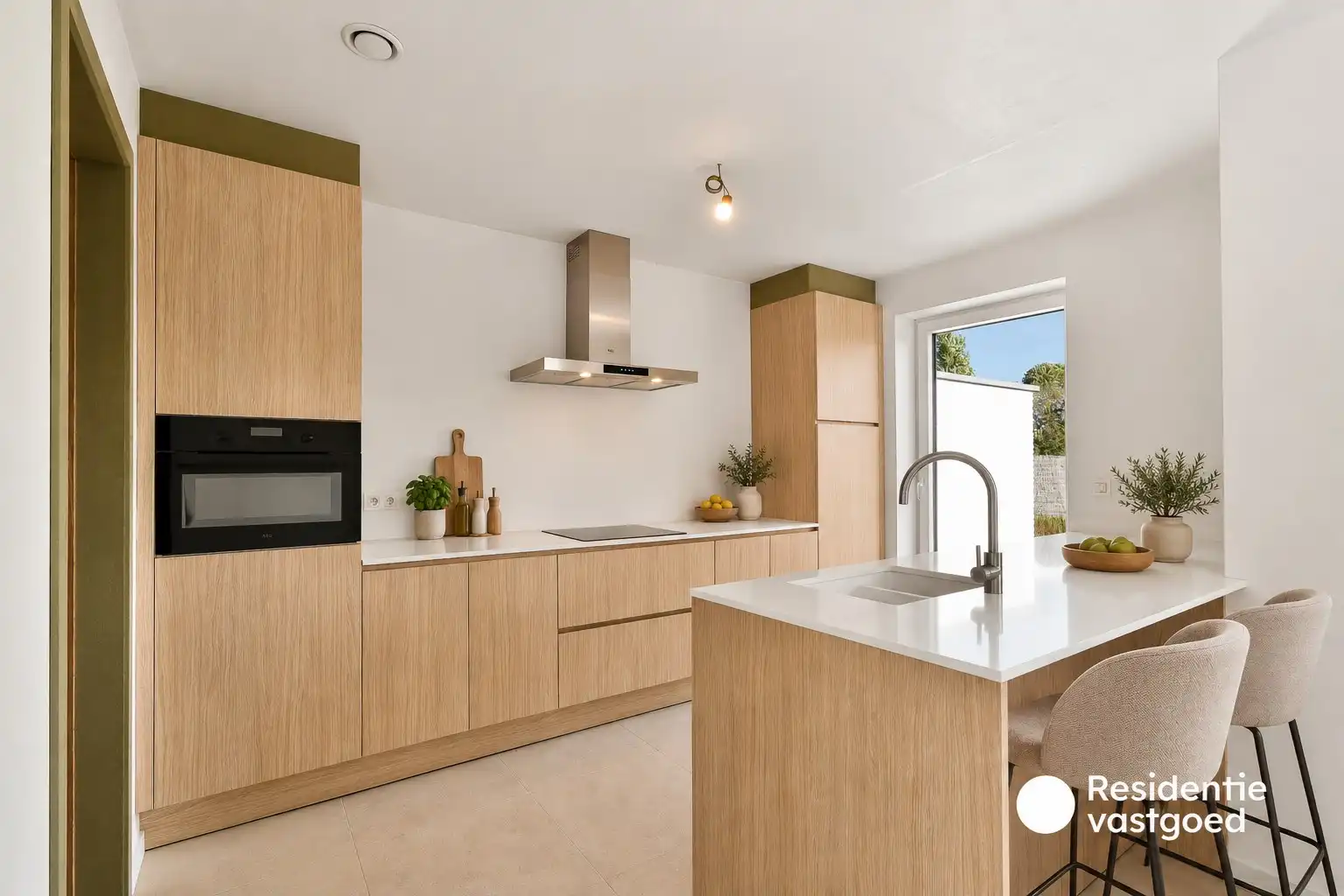 Gezinswoning met drie slaapkamers op goeie locatie foto 8