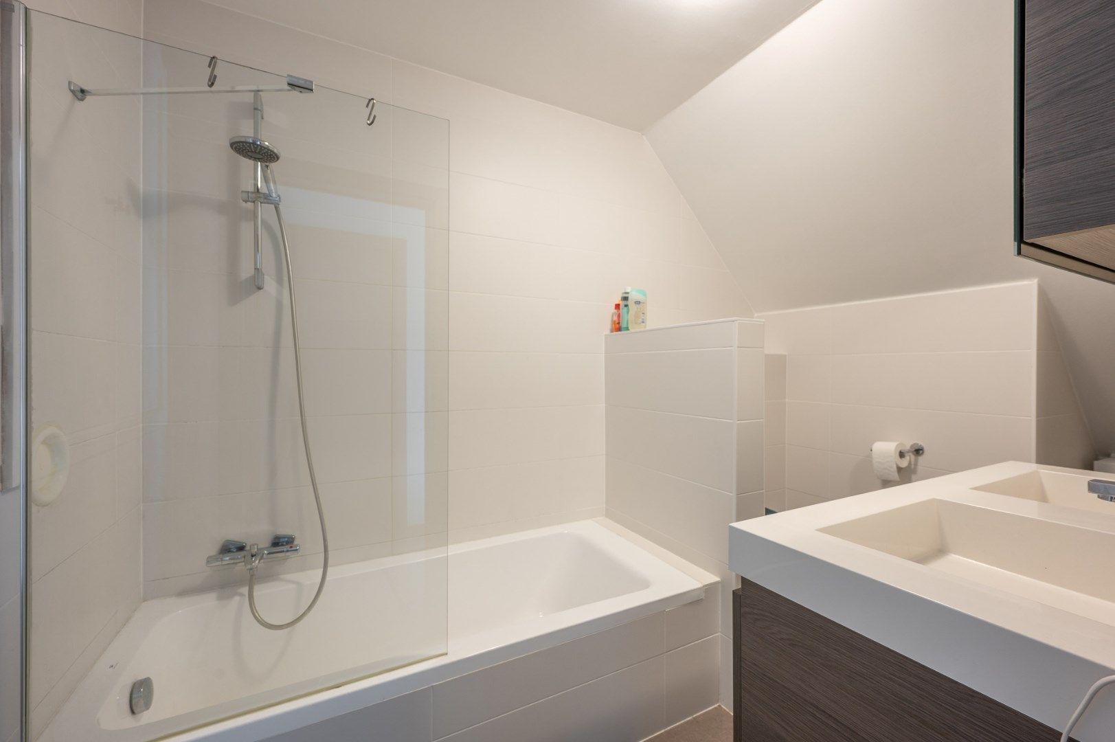 Instapklaar appartement met garage op centrale ligging te Bredene. foto 8