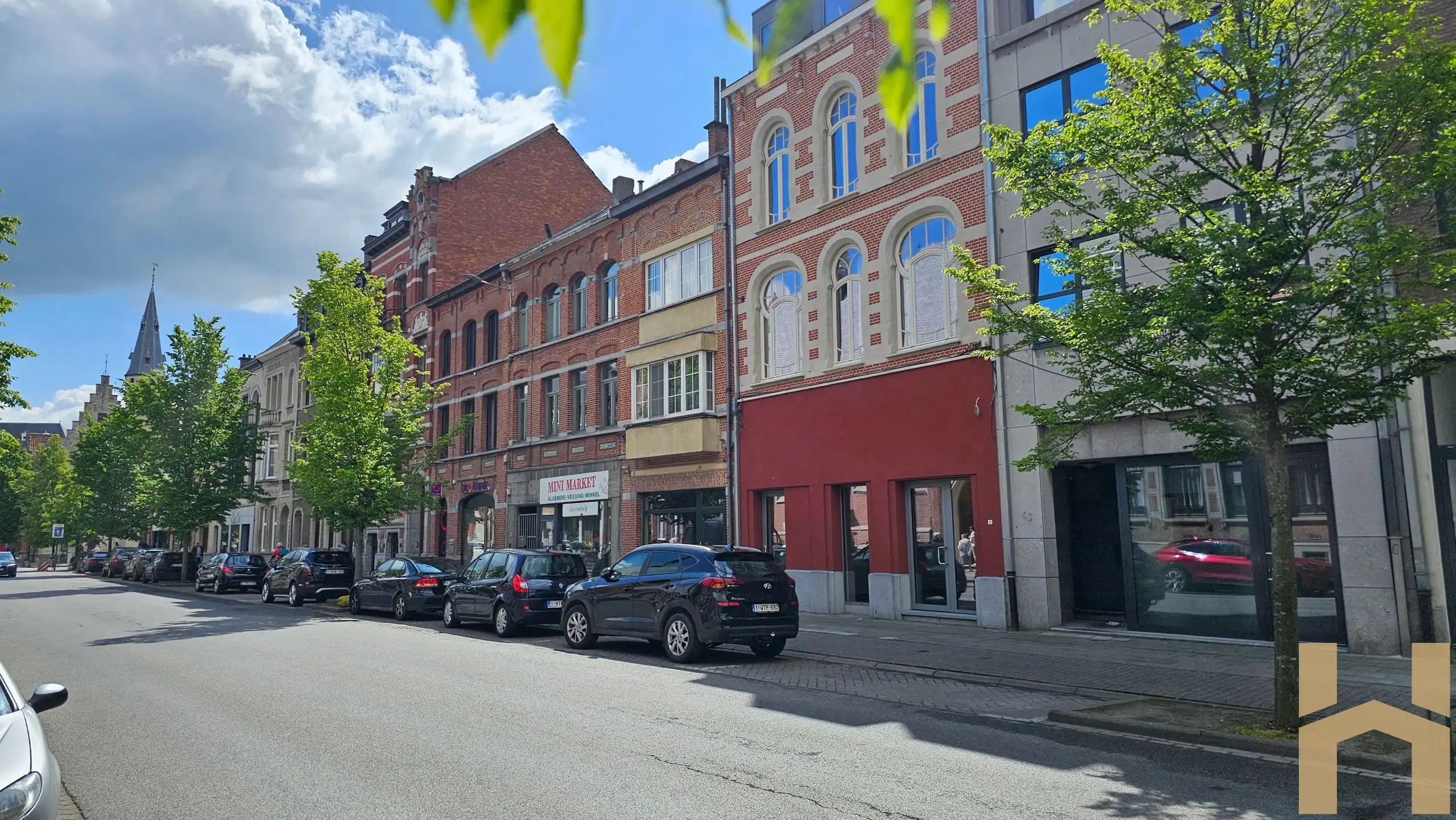 Eigentijdse handelsruimte in het centrum van Dendermonde foto {{pictureIndex}}