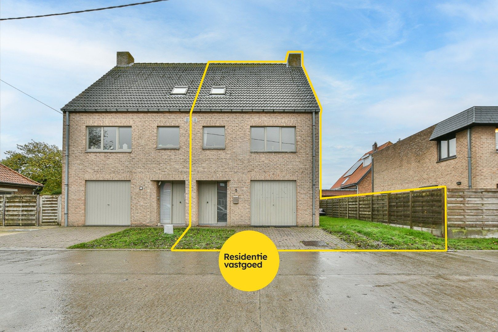 Ruime halfopen bebouwing met tuin, garage en 4 slaapkamers– De Haan (Vosseslag) foto {{pictureIndex}}