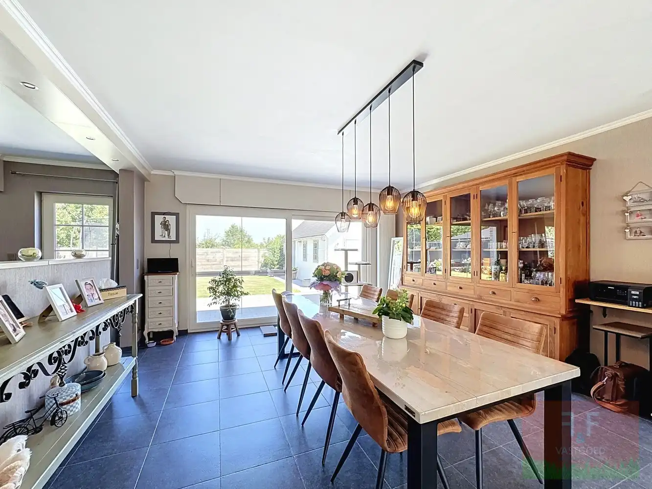 Energiezuinige instapklare HOB met garage en prachtige tuin te Bavegem foto 9