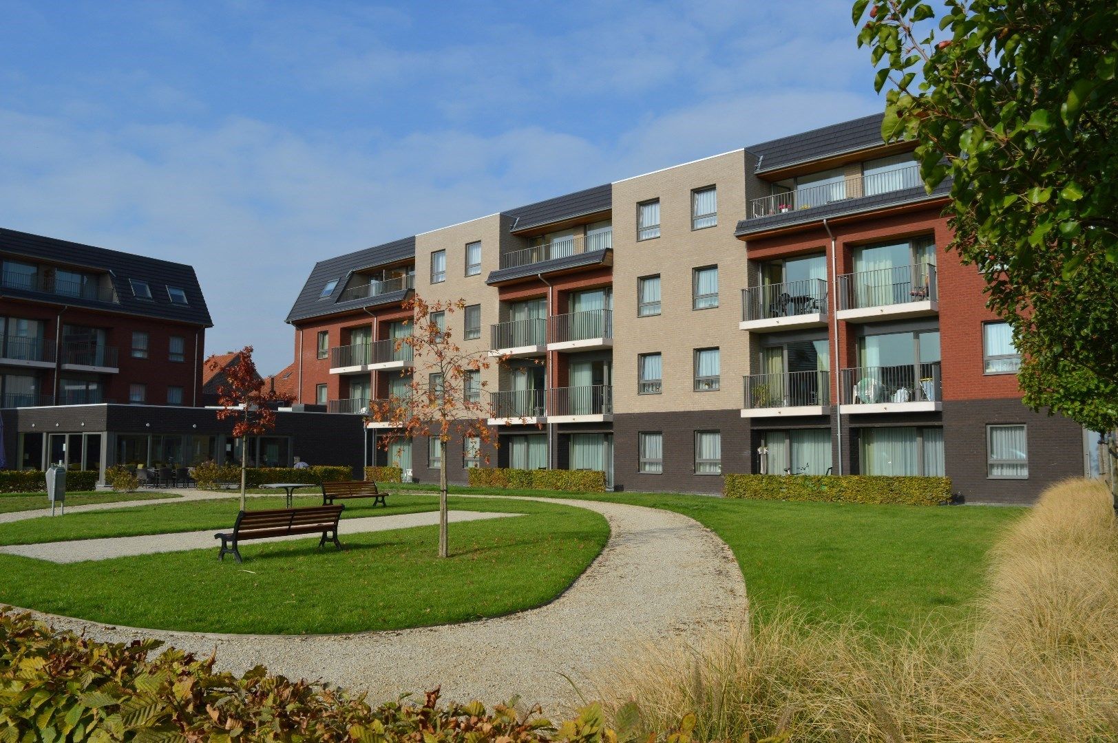 Instapklare serviceflat met 1 slaapkamer met gemeenschappelijke tuin foto 11