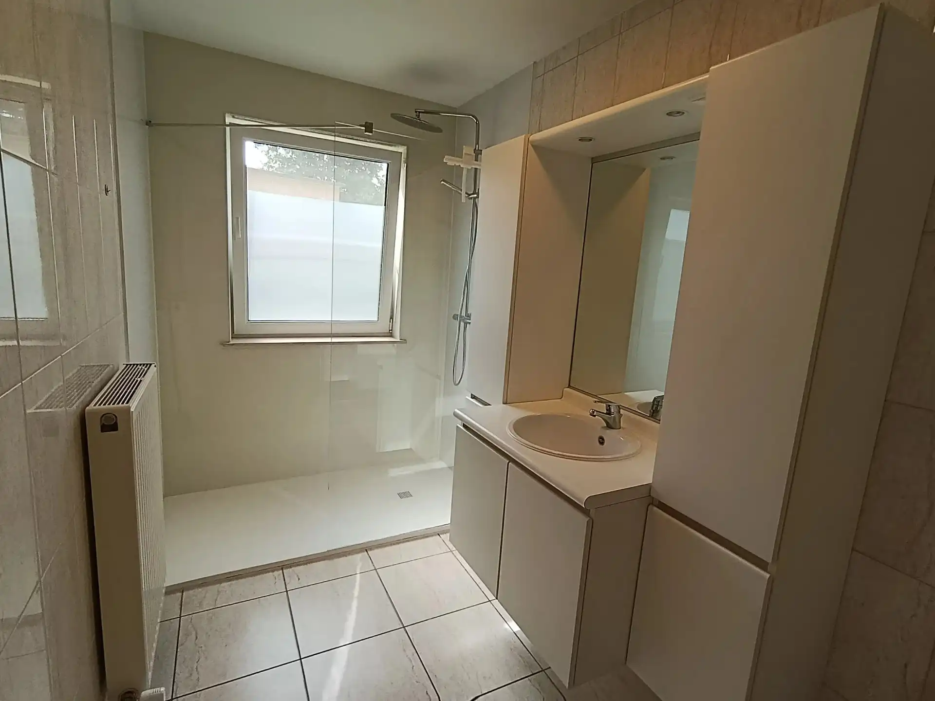 Gelijkvloers appartement met 2 slaapkamers foto 10