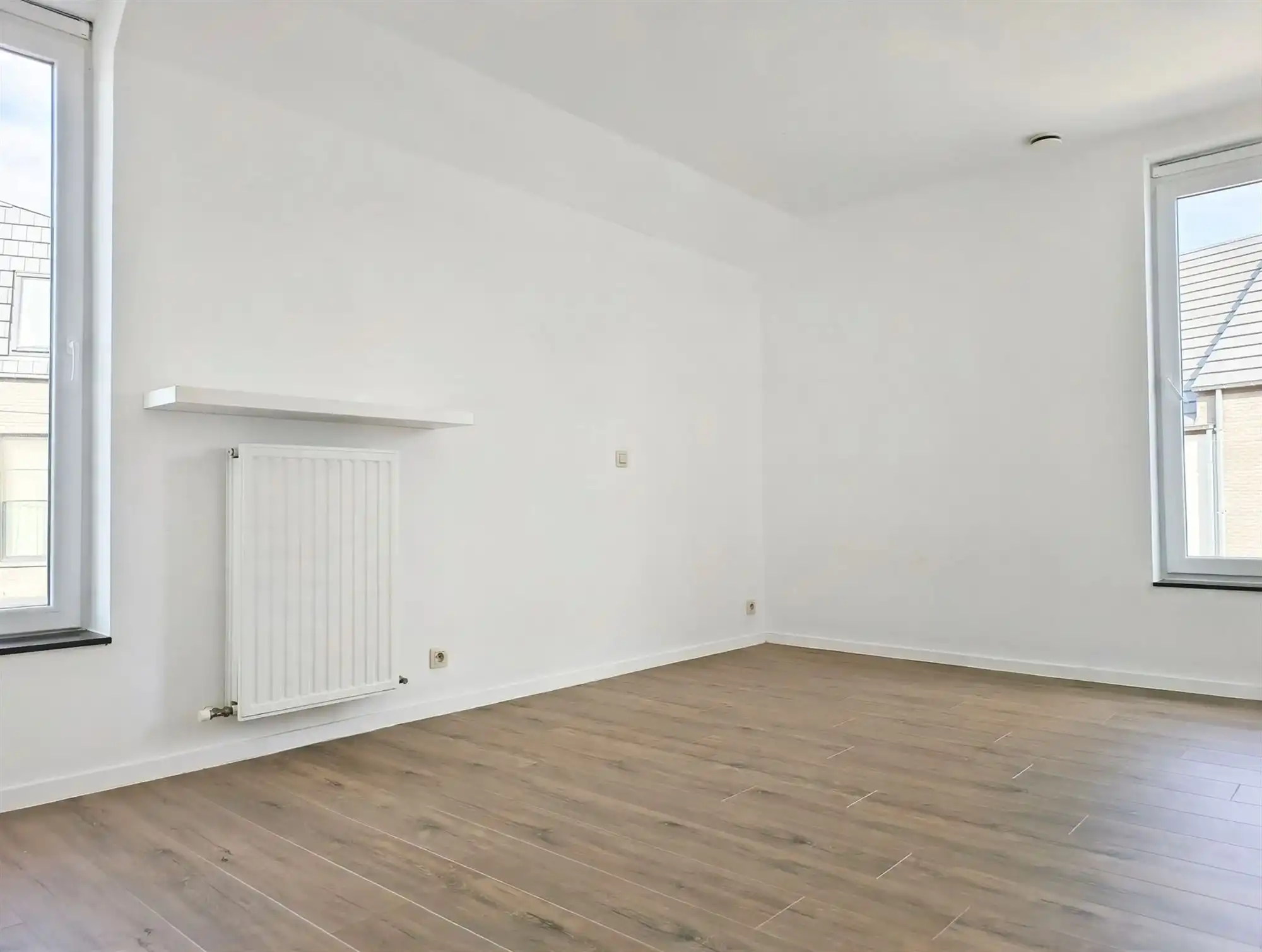 Recente woning met 3 slaapkamers en klein tuintje. In rustige omgeving. foto 10
