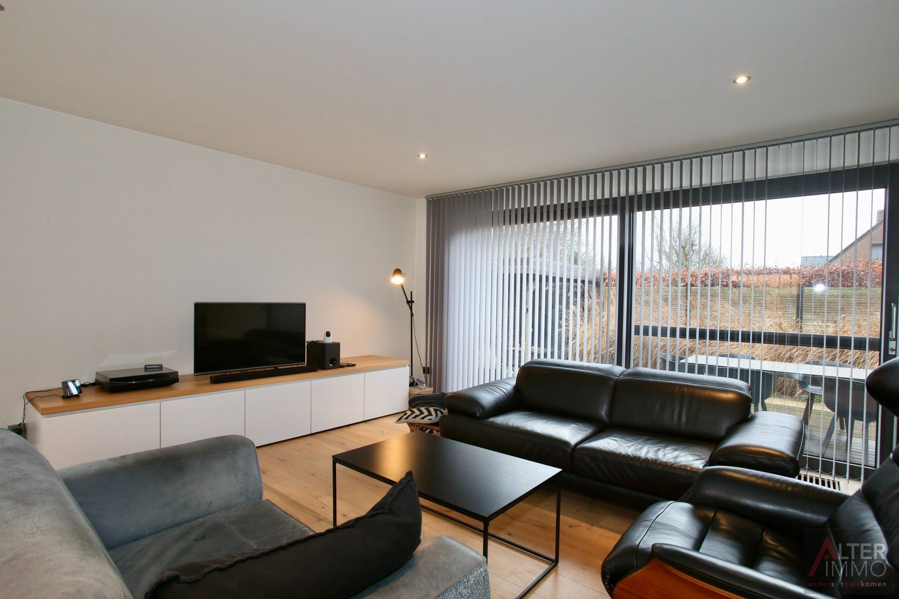 VERKOCHT! Instapklaar, gerenoveerd landhuis (205m2 NBO) met 3 slaapkamers, inpandige garage, zonnepanelen en een uitstekend EPC op een perceel van 8a 16ca - uitstekende ligging vlakbij Zolder centrum. foto 12