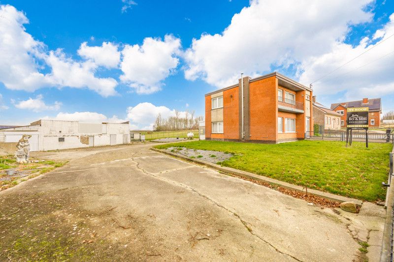 Woning met veel mogelijkheden op 15are 82ca foto 3