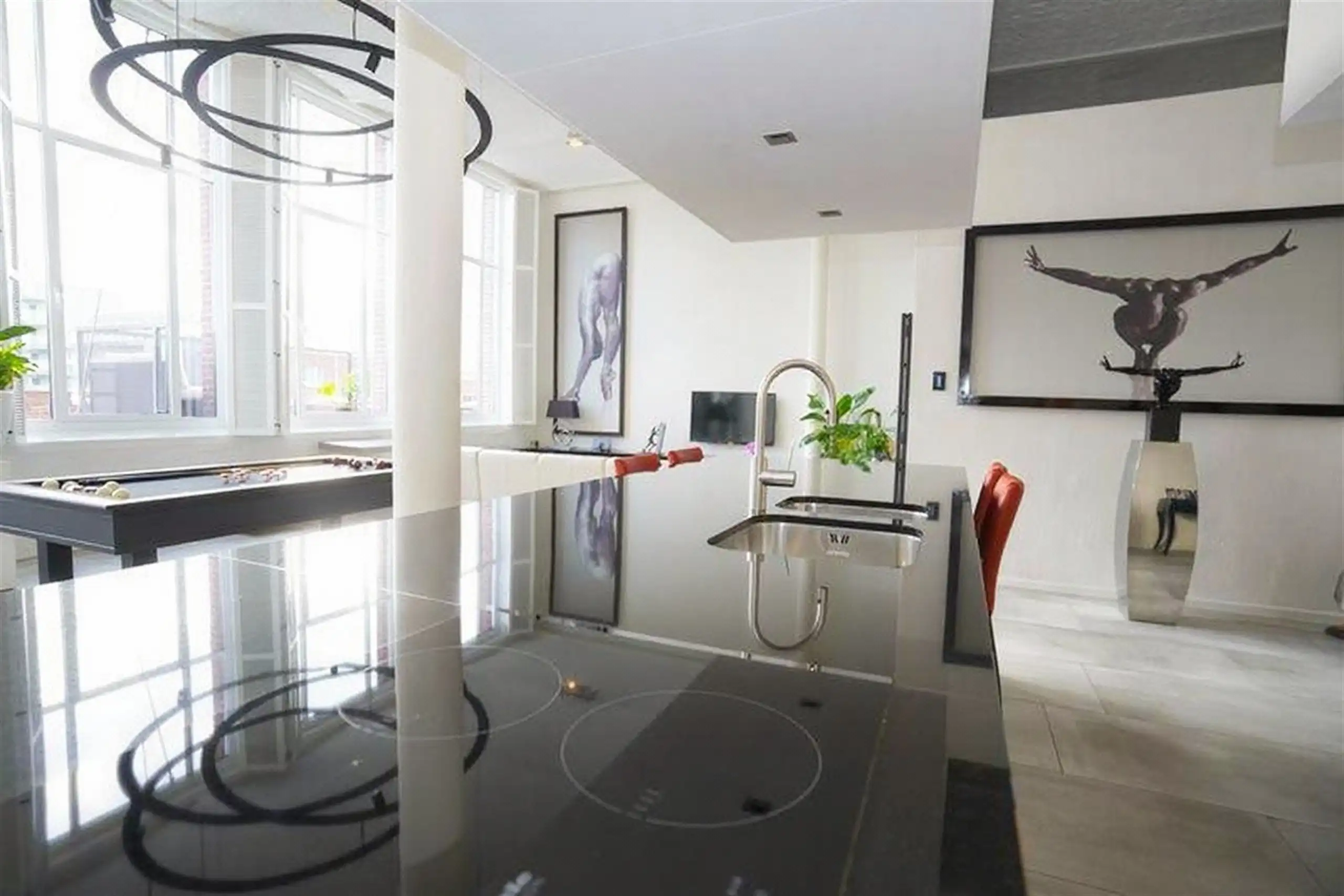 Architecturale luxe loft – zeldzaam, stijlvol & met staanplaats... foto 2