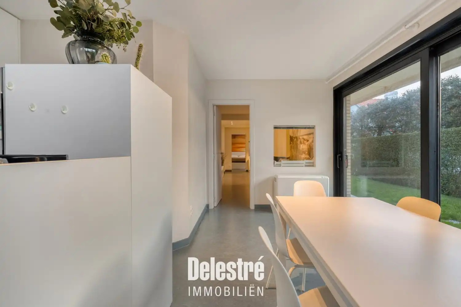 Commerciële topligging (TELENET) met woonst (vakantieapp.) op de Albert I Laan – Residentie Mirhras foto 19