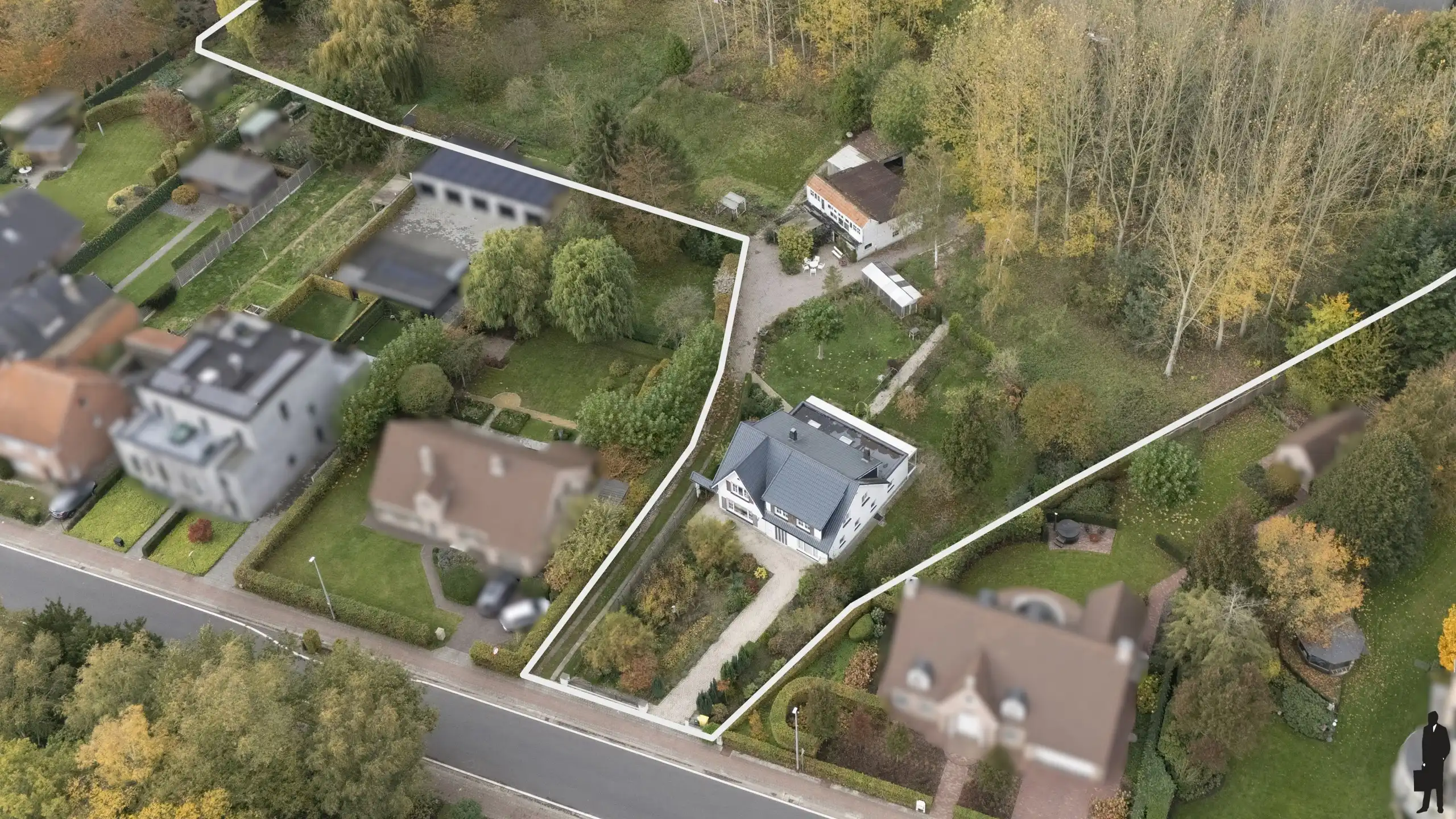 Woning op riant perceel van 8.906m² met vele mogelijkheden foto 2