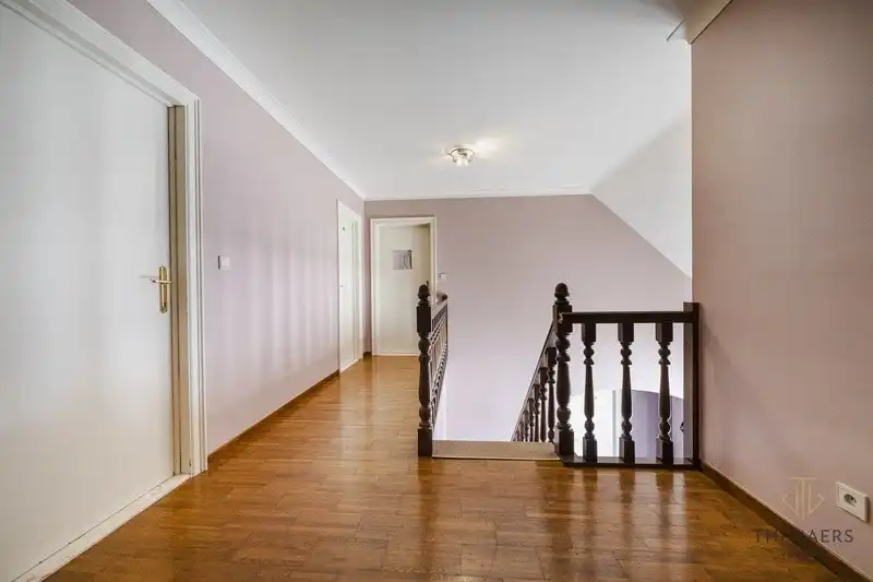 Ruime woning met tal van mogelijkheden op een strategische locatie in Sint-Truiden. foto 16