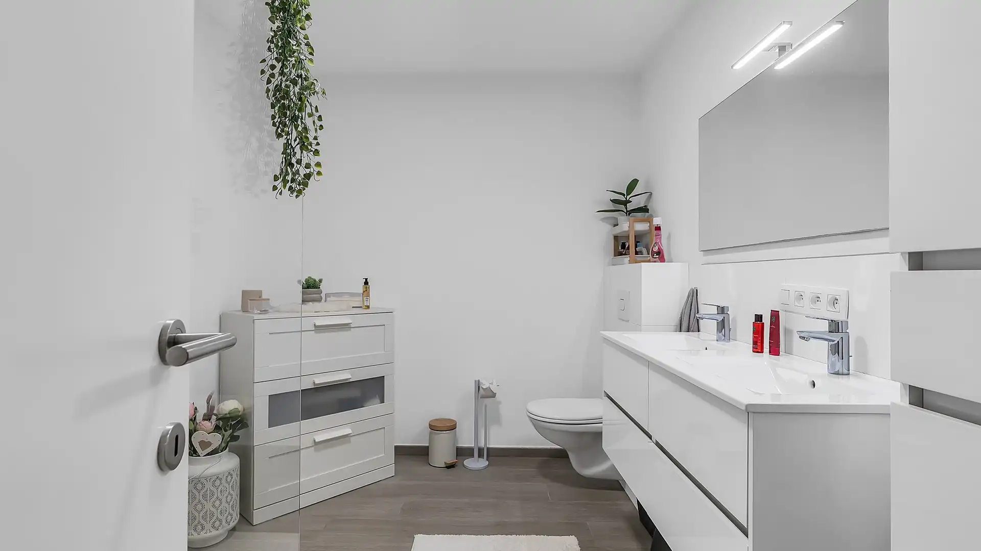 Ruime en energiezuinige nieuwbouwwoning met 5 slaapkamers, zonnige tuin en dubbele garage in Maasmechelen foto 9